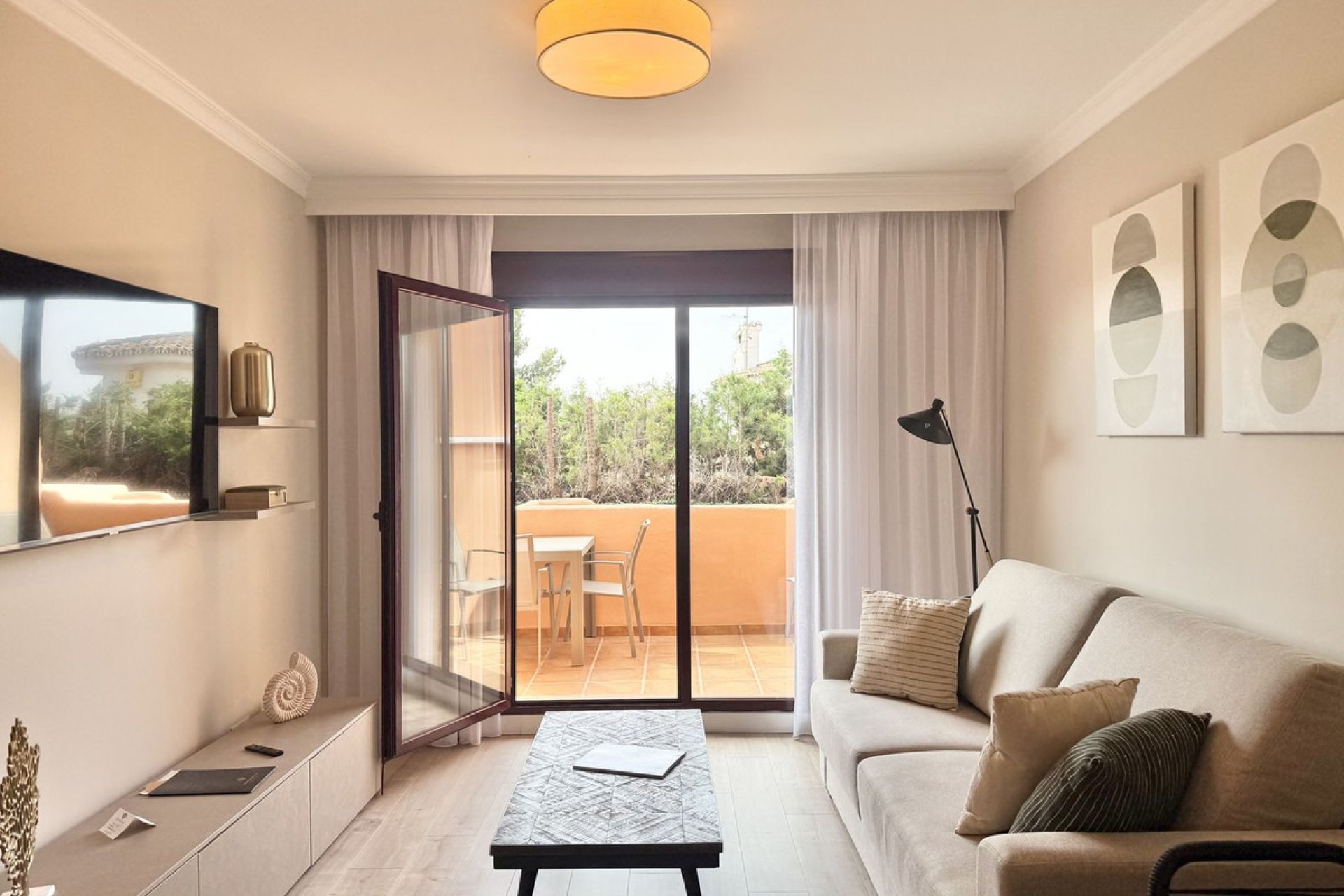 Resale - Apartment - Middle Floor Apartment - Benahavís - Benahavís Centro