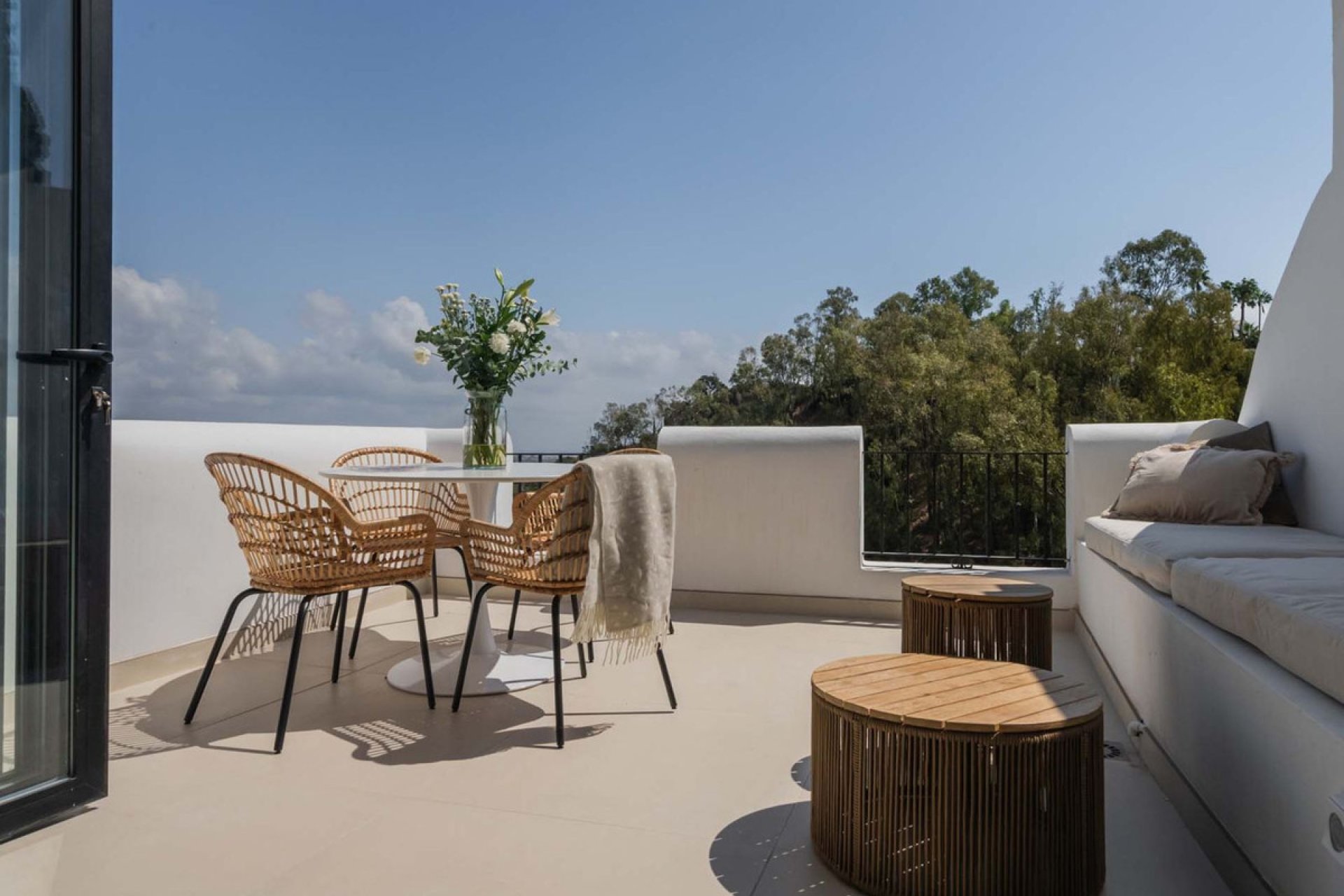 Resale - Apartment - Middle Floor Apartment - Benahavís - Benahavís Centro