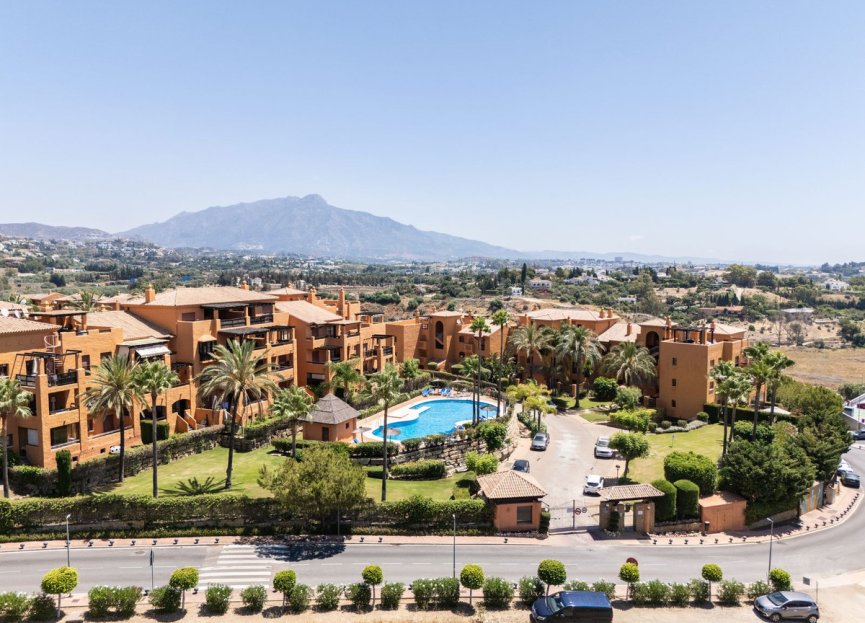 Resale - Apartment - Middle Floor Apartment - Benahavís - Benahavís Centro