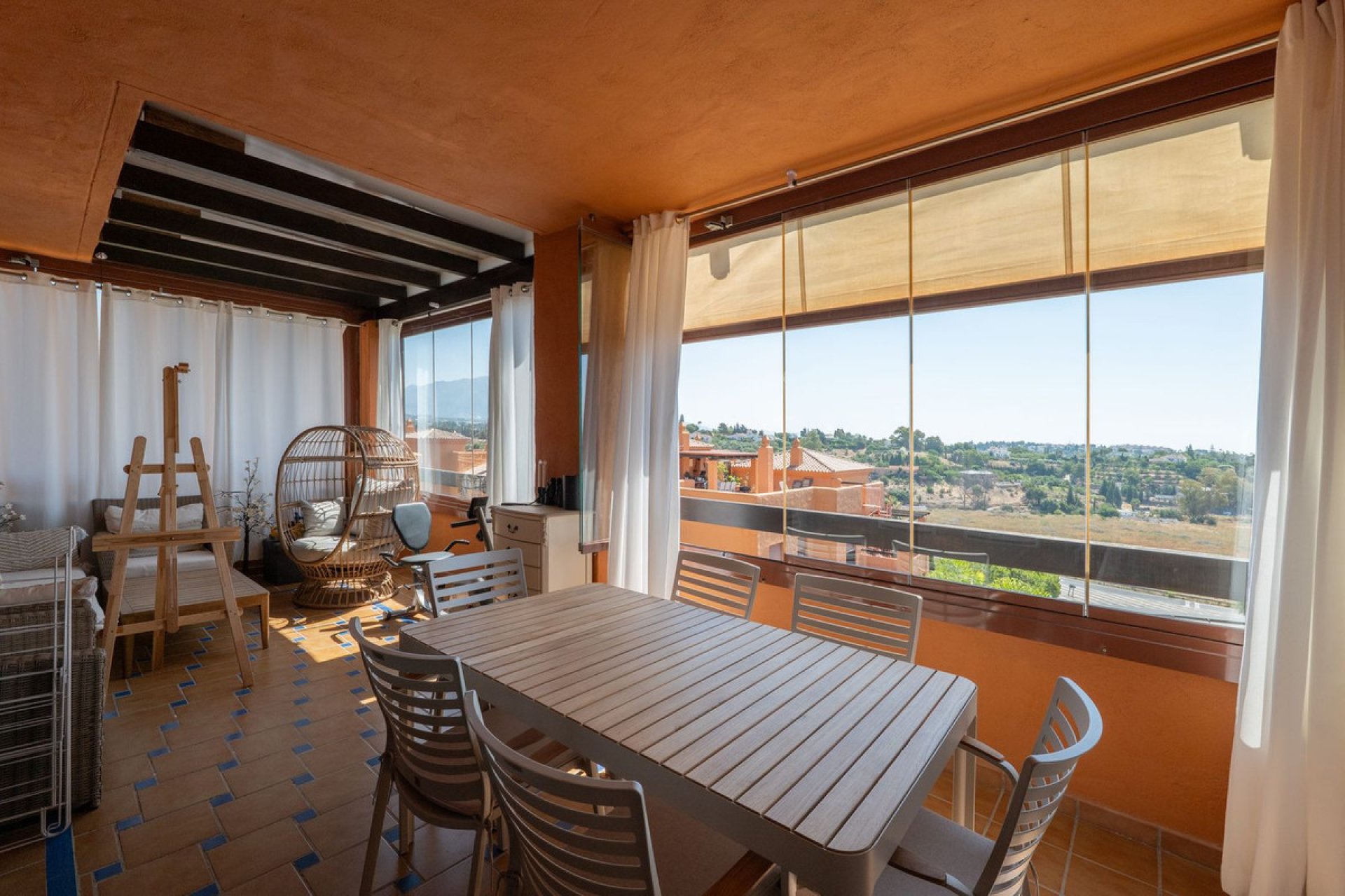 Resale - Apartment - Middle Floor Apartment - Benahavís - Benahavís Centro