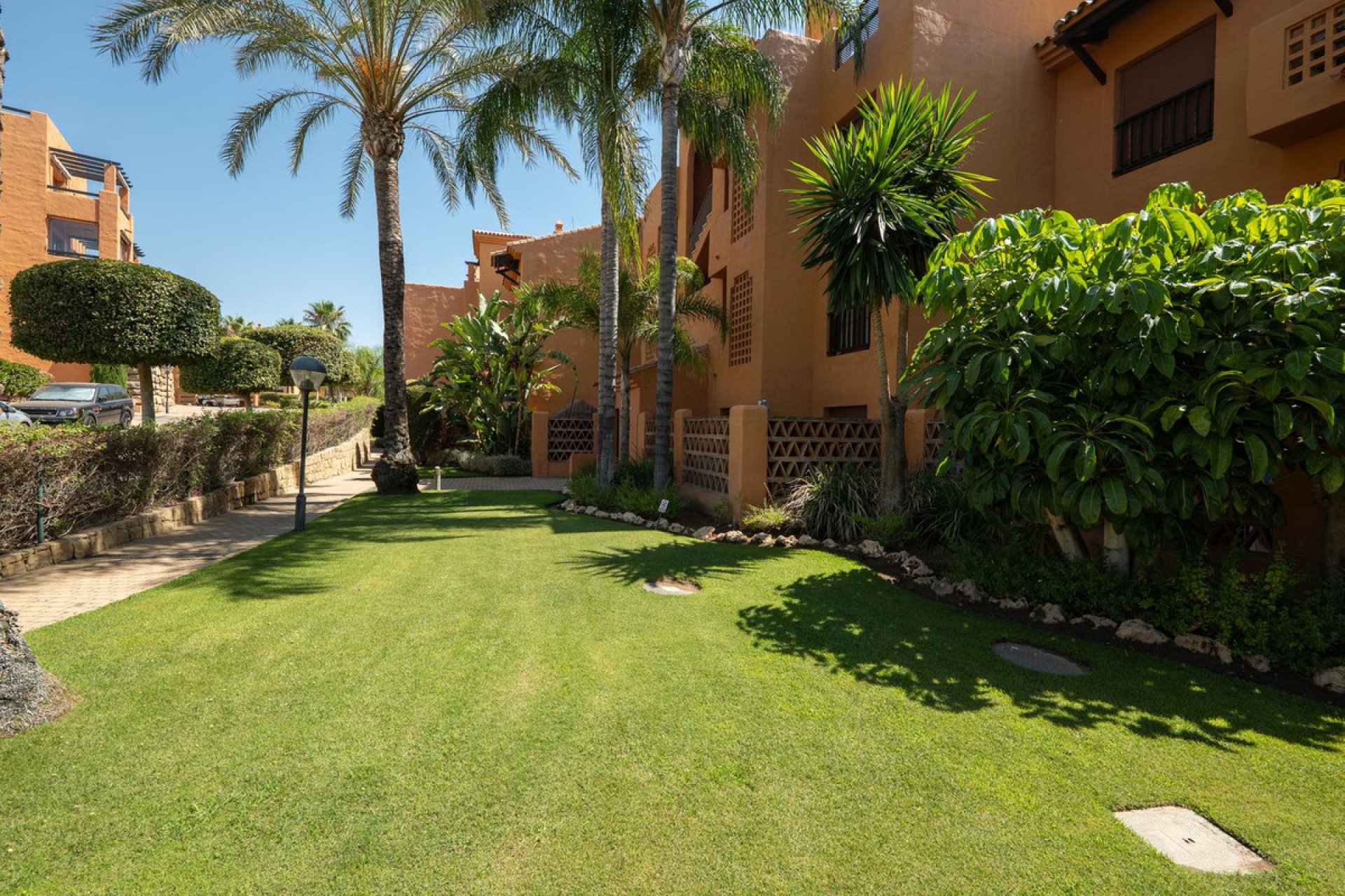 Resale - Apartment - Middle Floor Apartment - Benahavís - Benahavís Centro