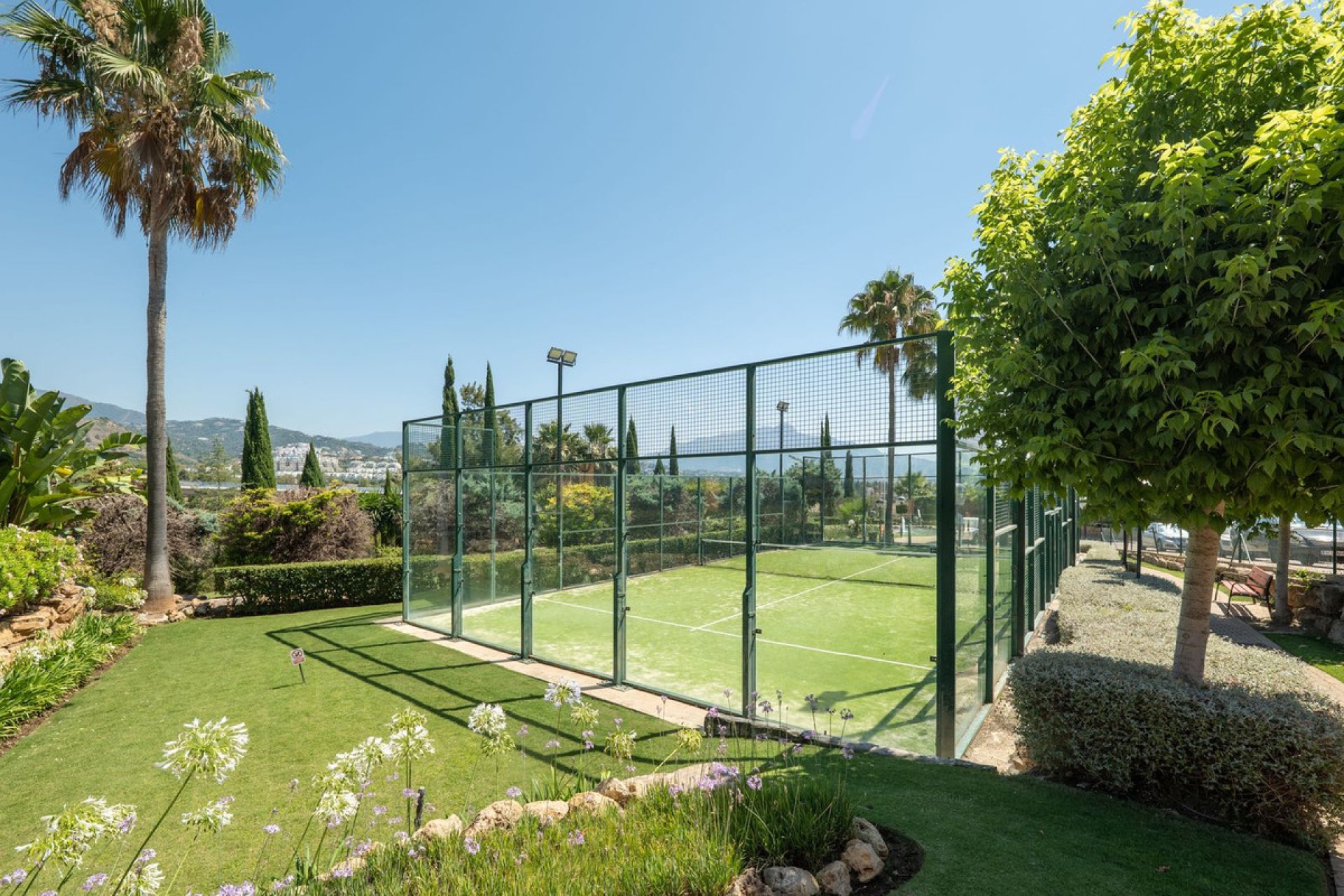 Resale - Apartment - Middle Floor Apartment - Benahavís - Benahavís Centro