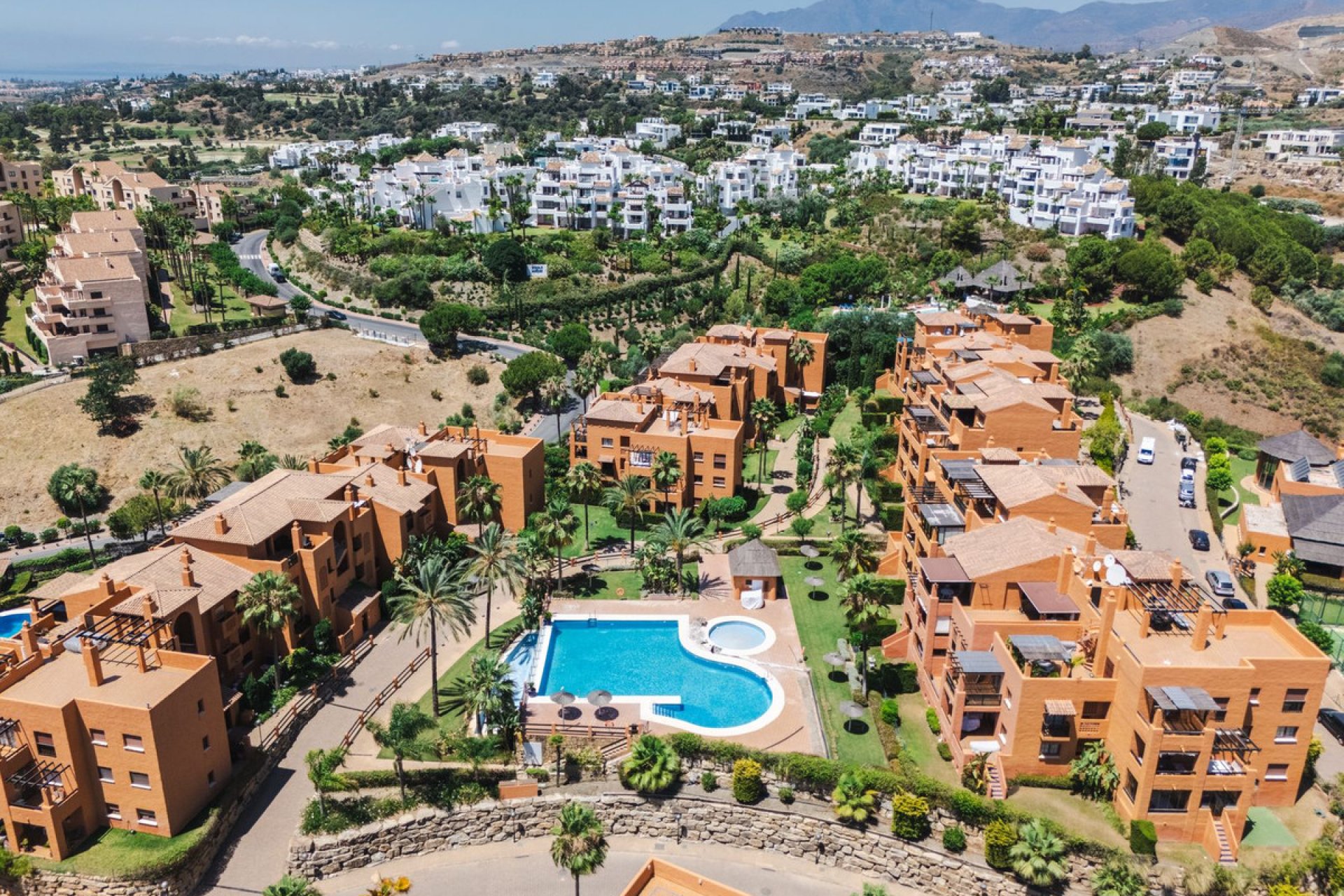 Resale - Apartment - Middle Floor Apartment - Benahavís - Benahavís Centro