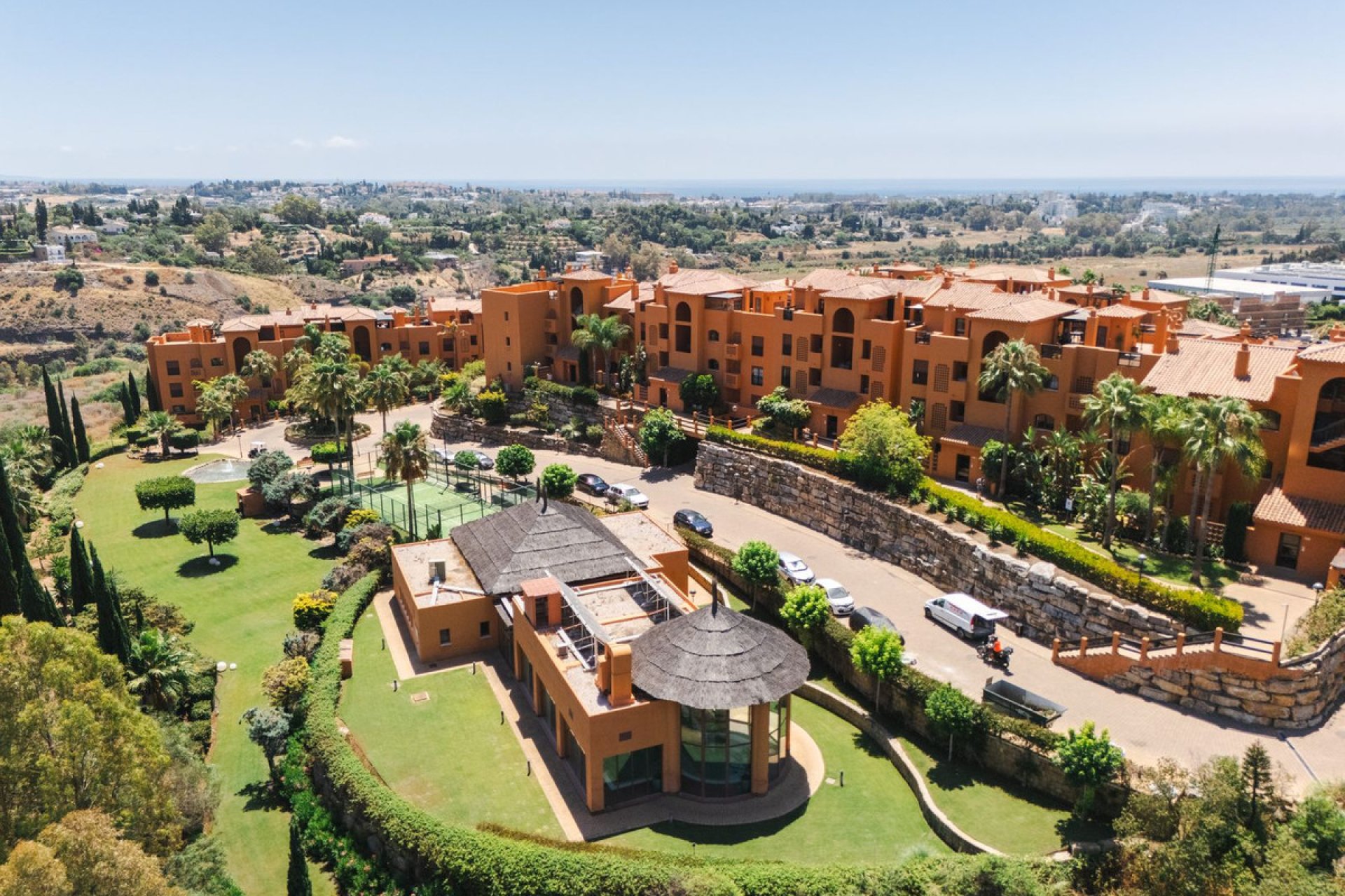 Resale - Apartment - Middle Floor Apartment - Benahavís - Benahavís Centro