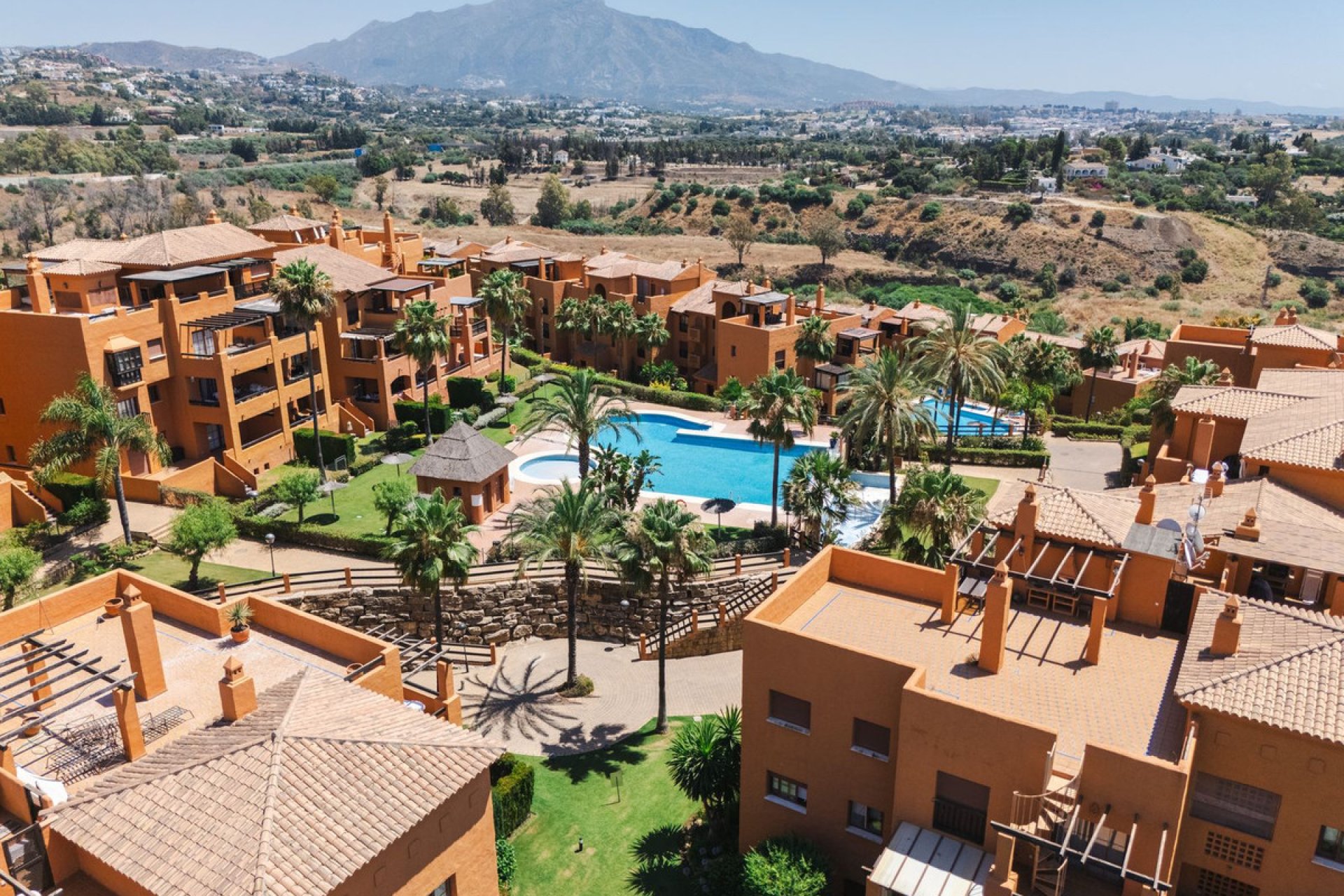 Resale - Apartment - Middle Floor Apartment - Benahavís - Benahavís Centro