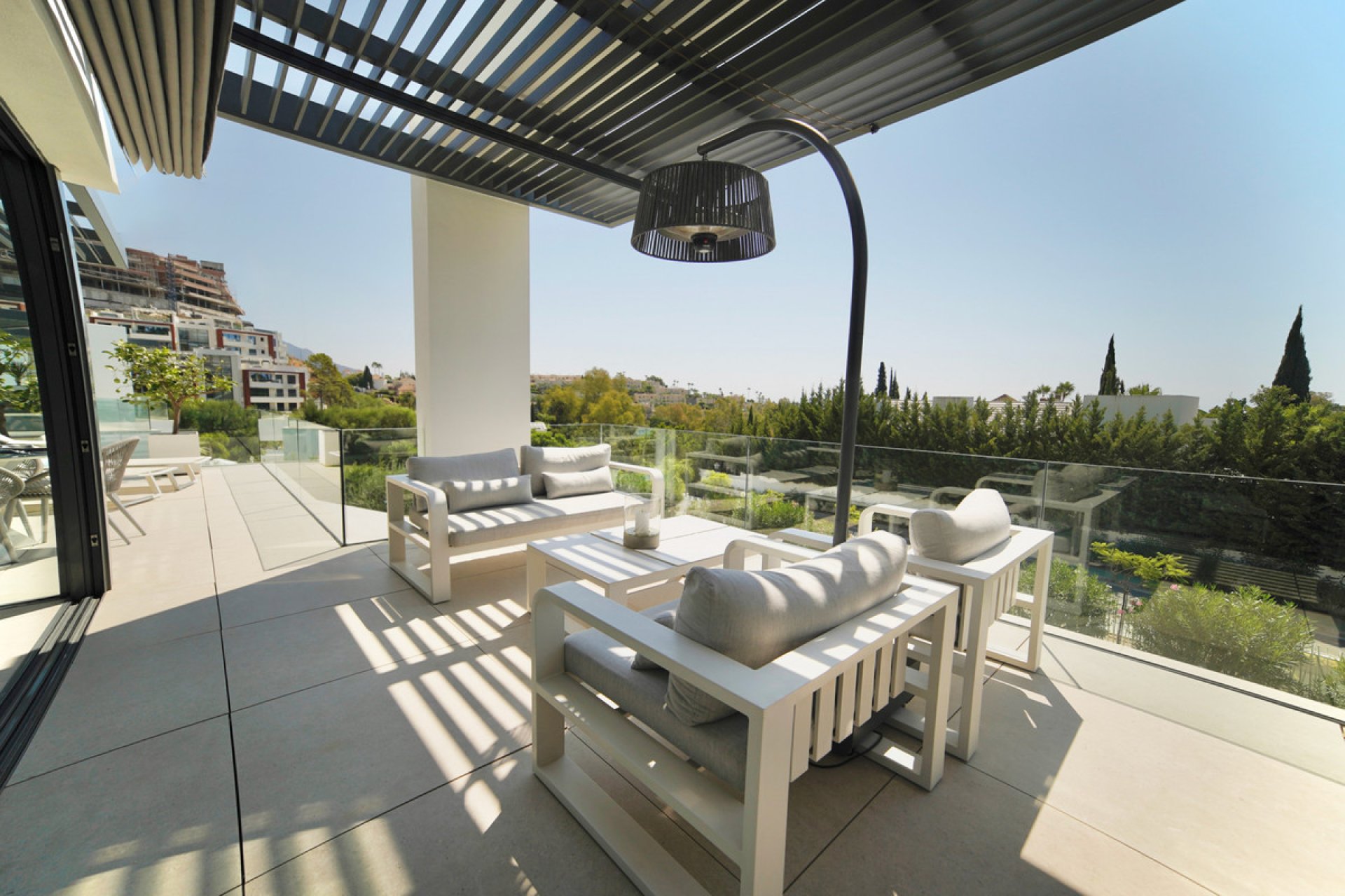 Resale - Apartment - Middle Floor Apartment - Benahavís - La Quinta