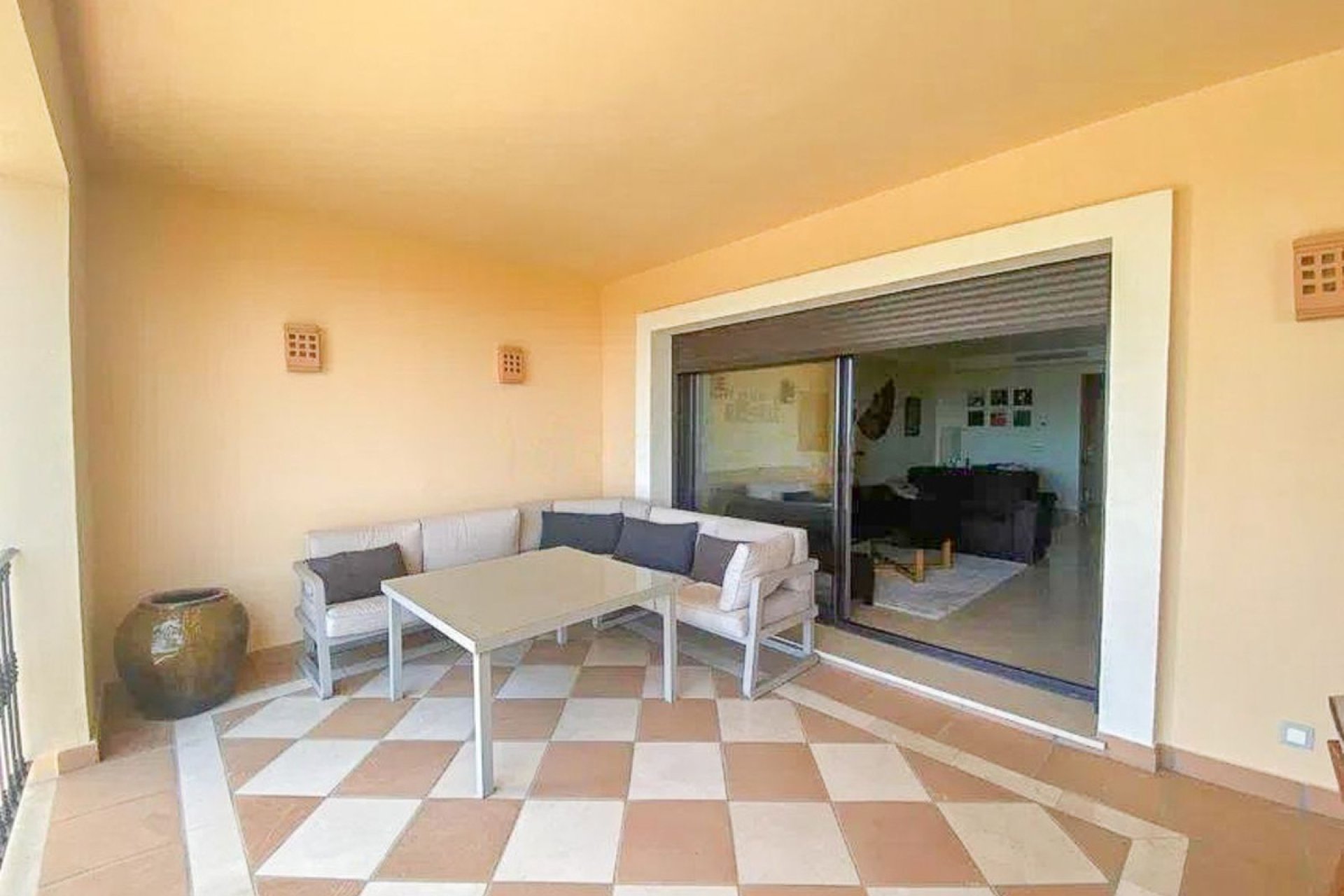 Resale - Apartment - Middle Floor Apartment - Benahavís - La Quinta