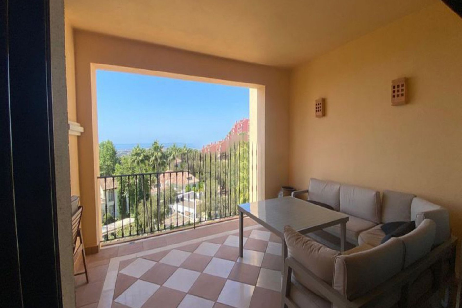 Resale - Apartment - Middle Floor Apartment - Benahavís - La Quinta