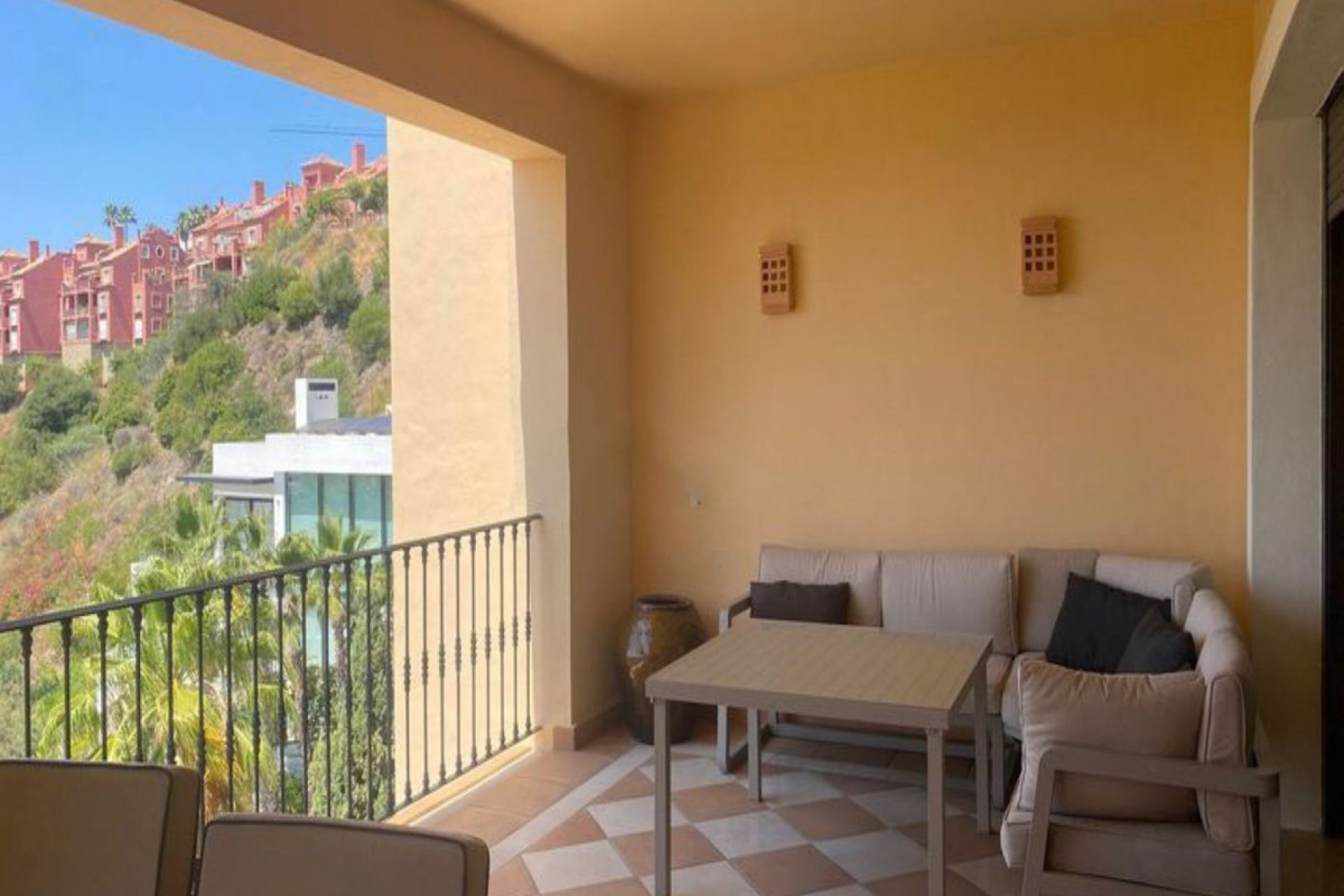 Resale - Apartment - Middle Floor Apartment - Benahavís - La Quinta