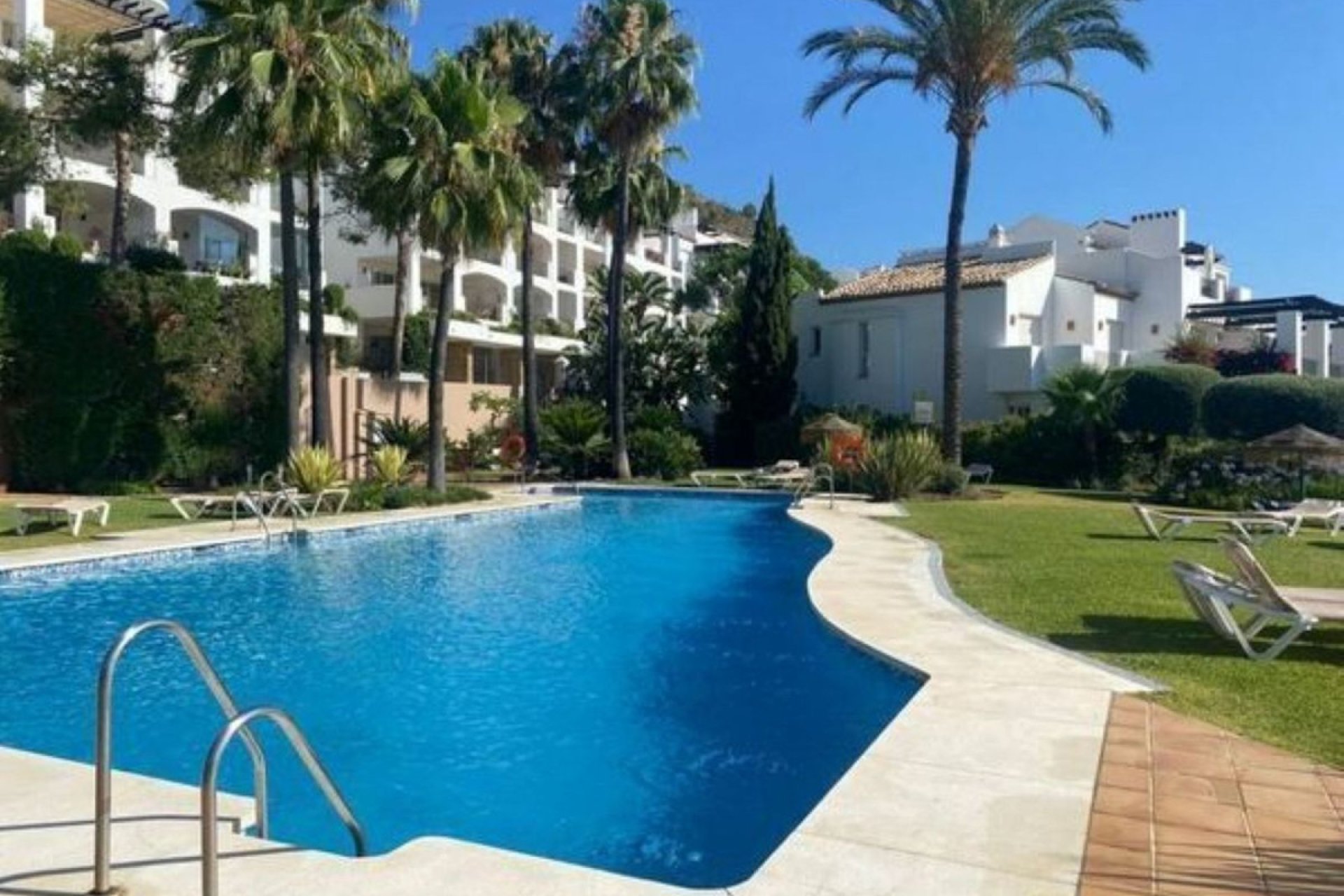 Resale - Apartment - Middle Floor Apartment - Benahavís - La Quinta