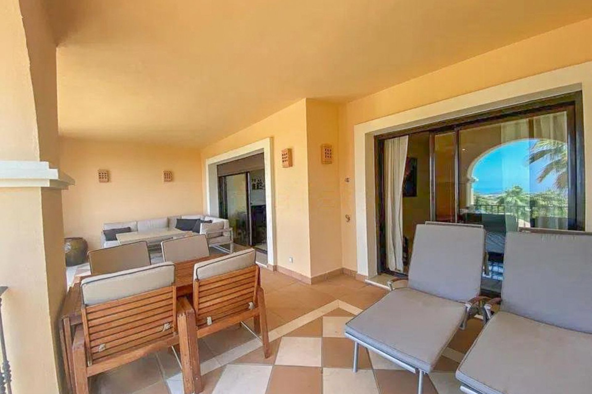 Resale - Apartment - Middle Floor Apartment - Benahavís - La Quinta