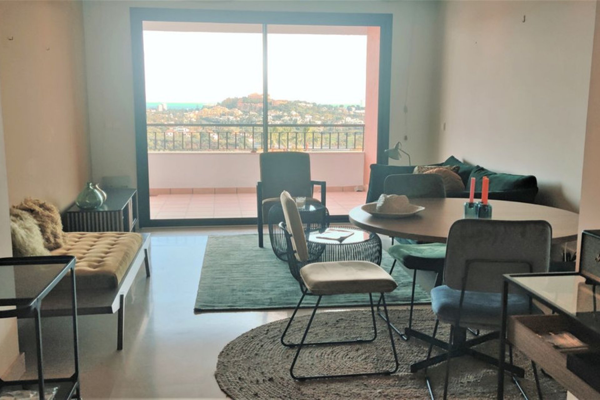 Resale - Apartment - Middle Floor Apartment - Benahavís - La Quinta