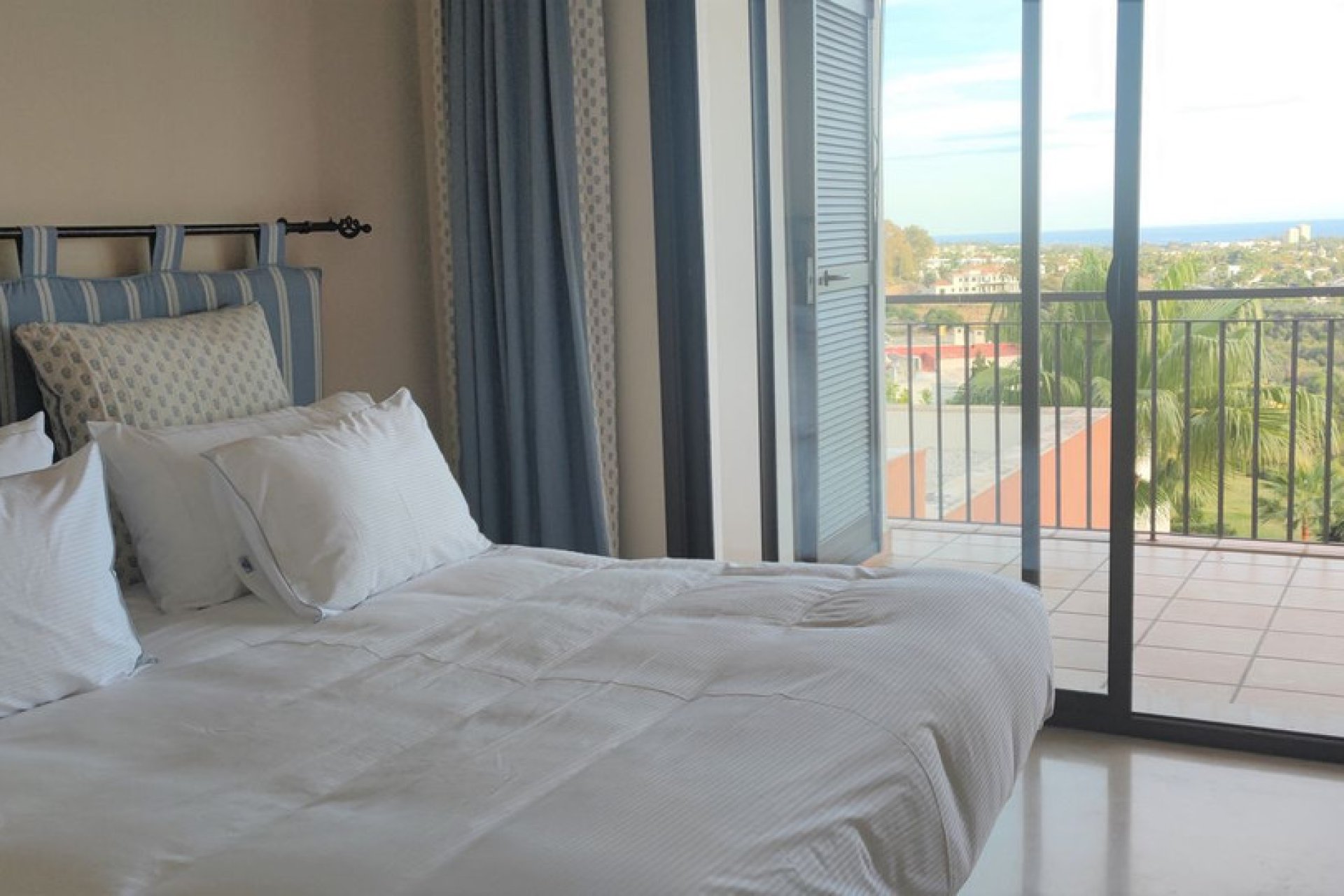 Resale - Apartment - Middle Floor Apartment - Benahavís - La Quinta