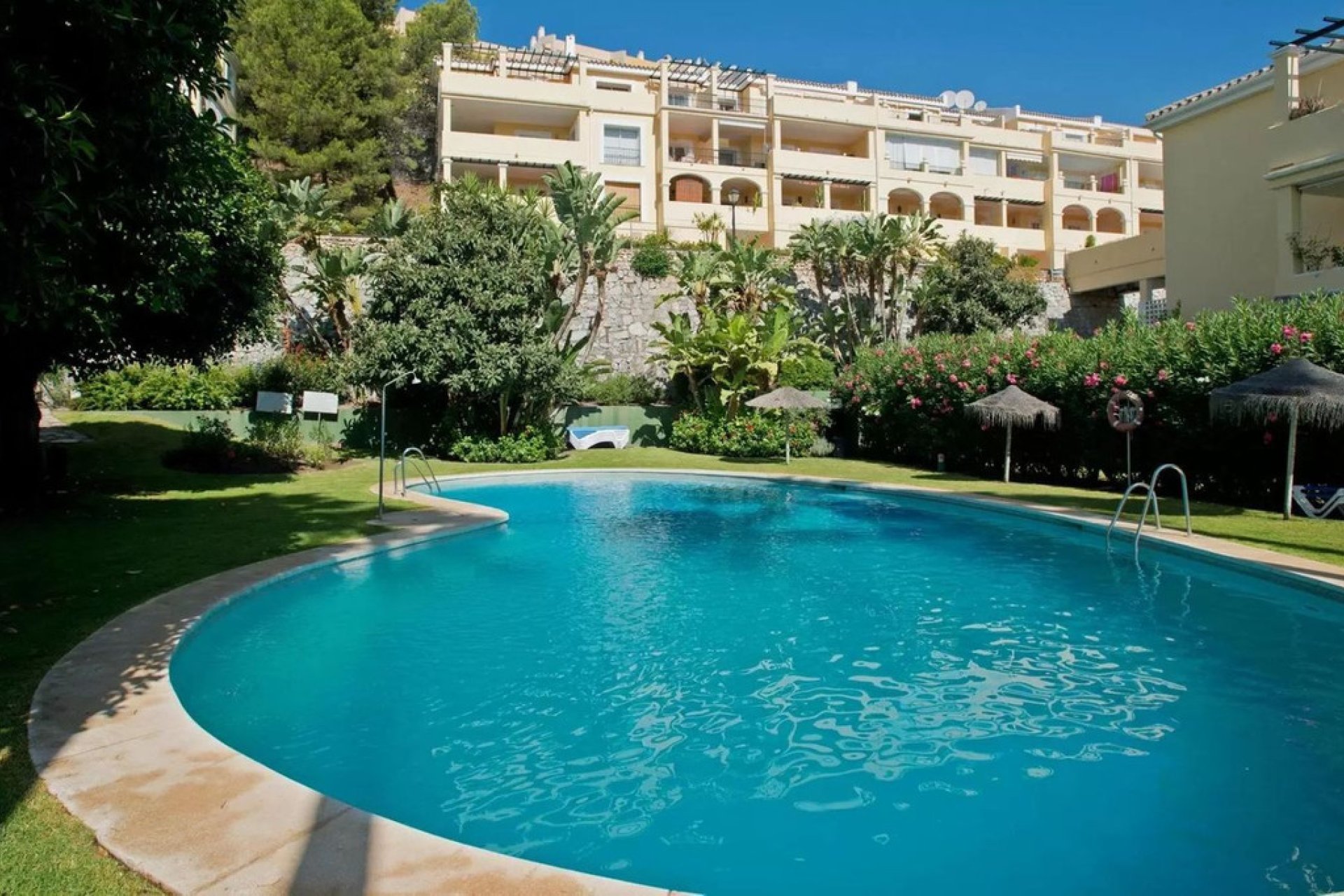 Resale - Apartment - Middle Floor Apartment - Benahavís - La Quinta