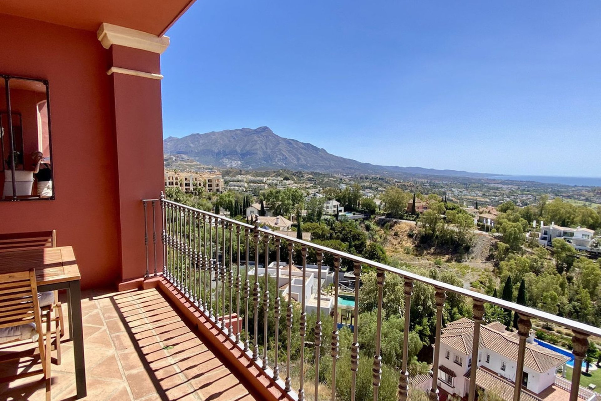 Resale - Apartment - Middle Floor Apartment - Benahavís - La Quinta