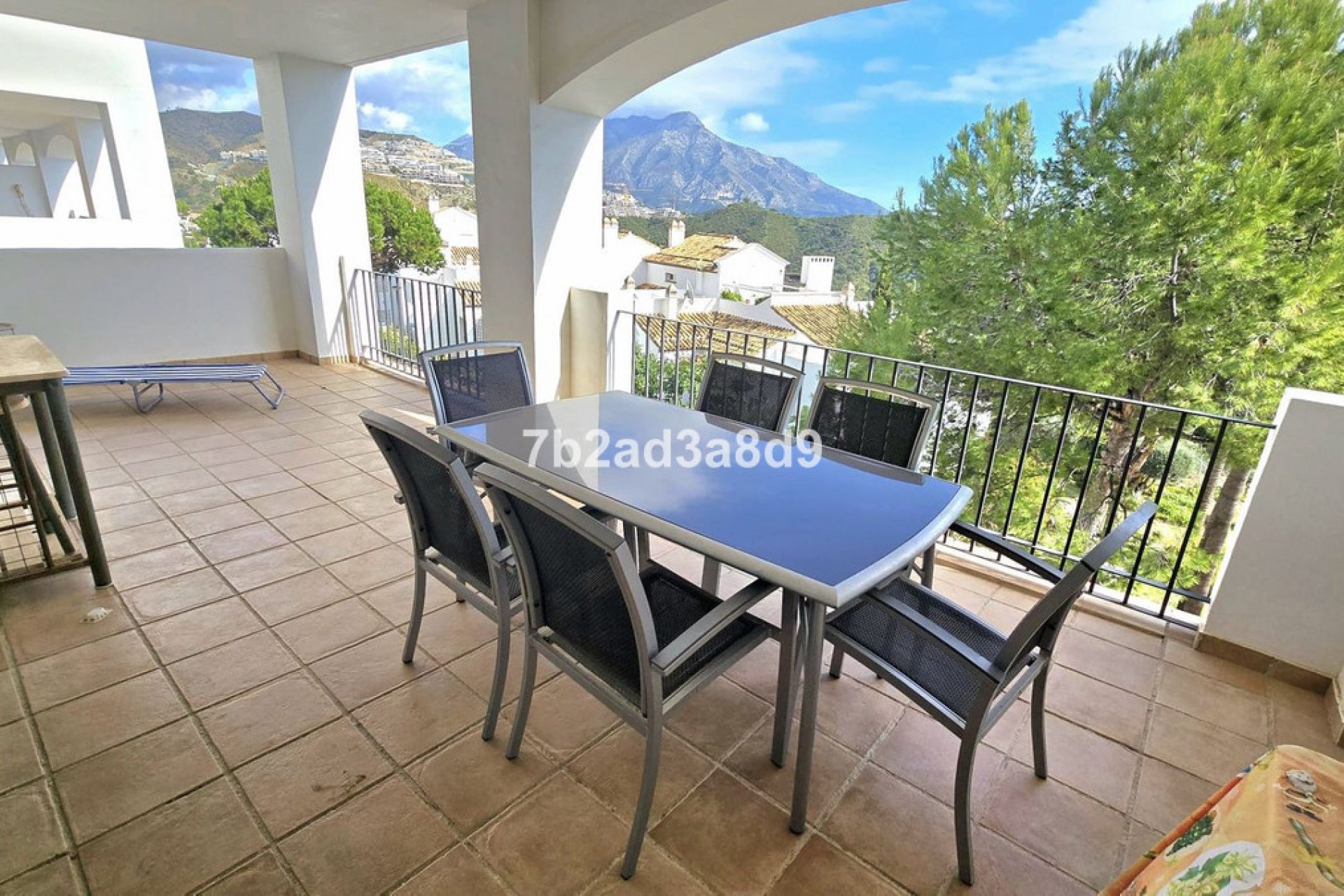 Resale - Apartment - Middle Floor Apartment - Benahavís - La Quinta