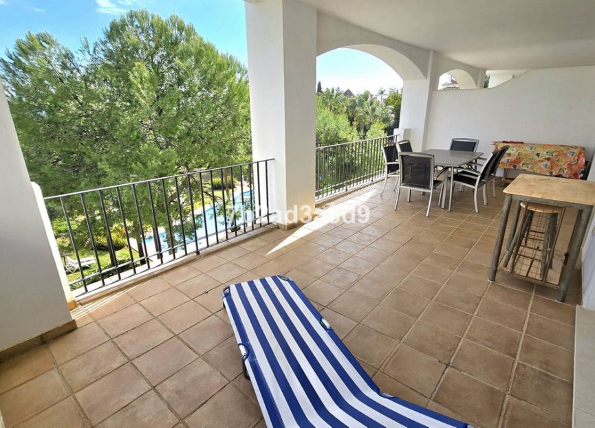 Resale - Apartment - Middle Floor Apartment - Benahavís - La Quinta