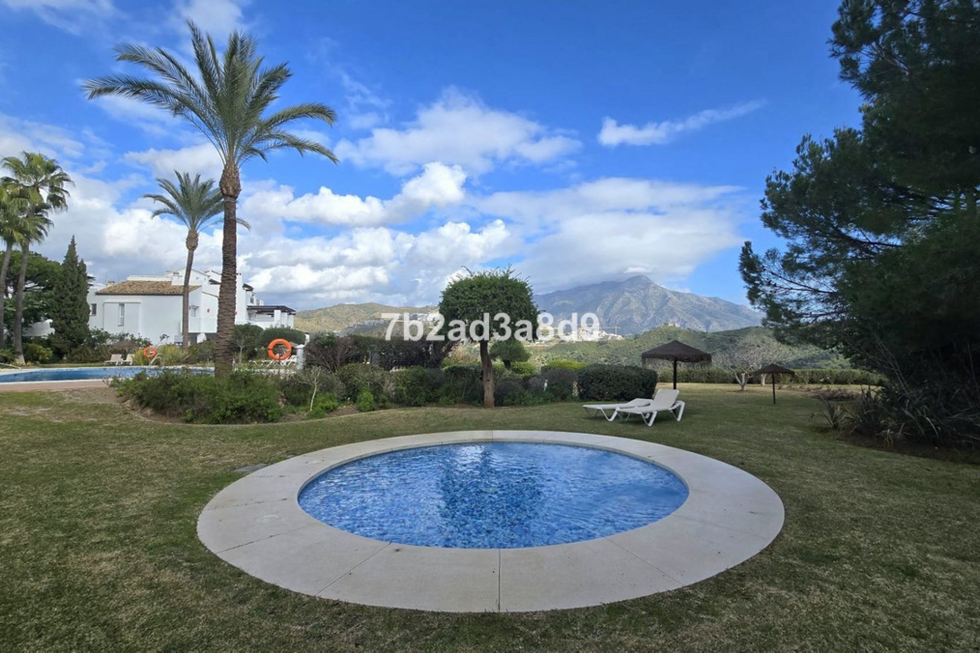 Resale - Apartment - Middle Floor Apartment - Benahavís - La Quinta