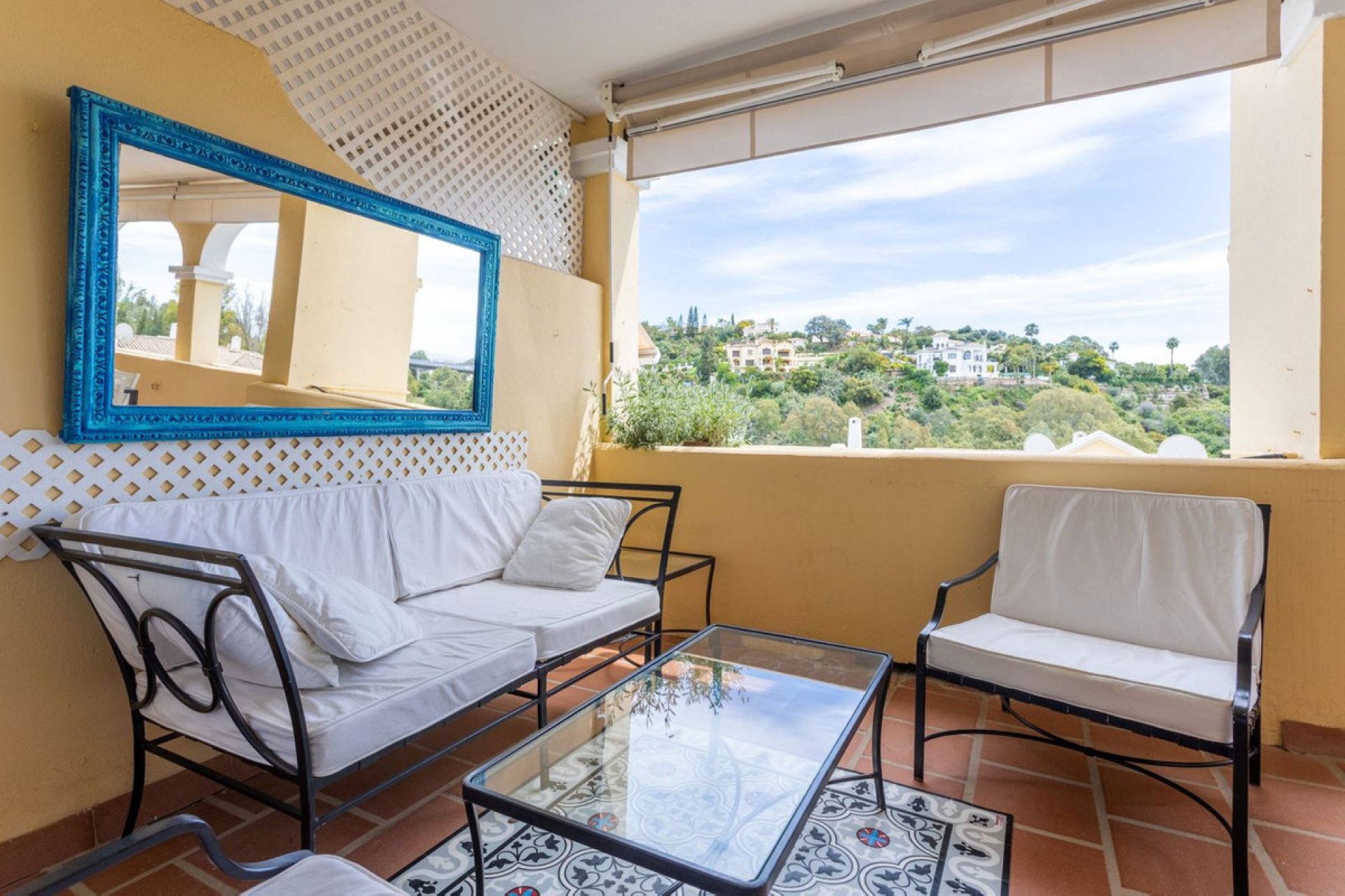 Resale - Apartment - Middle Floor Apartment - Benahavís - La Quinta