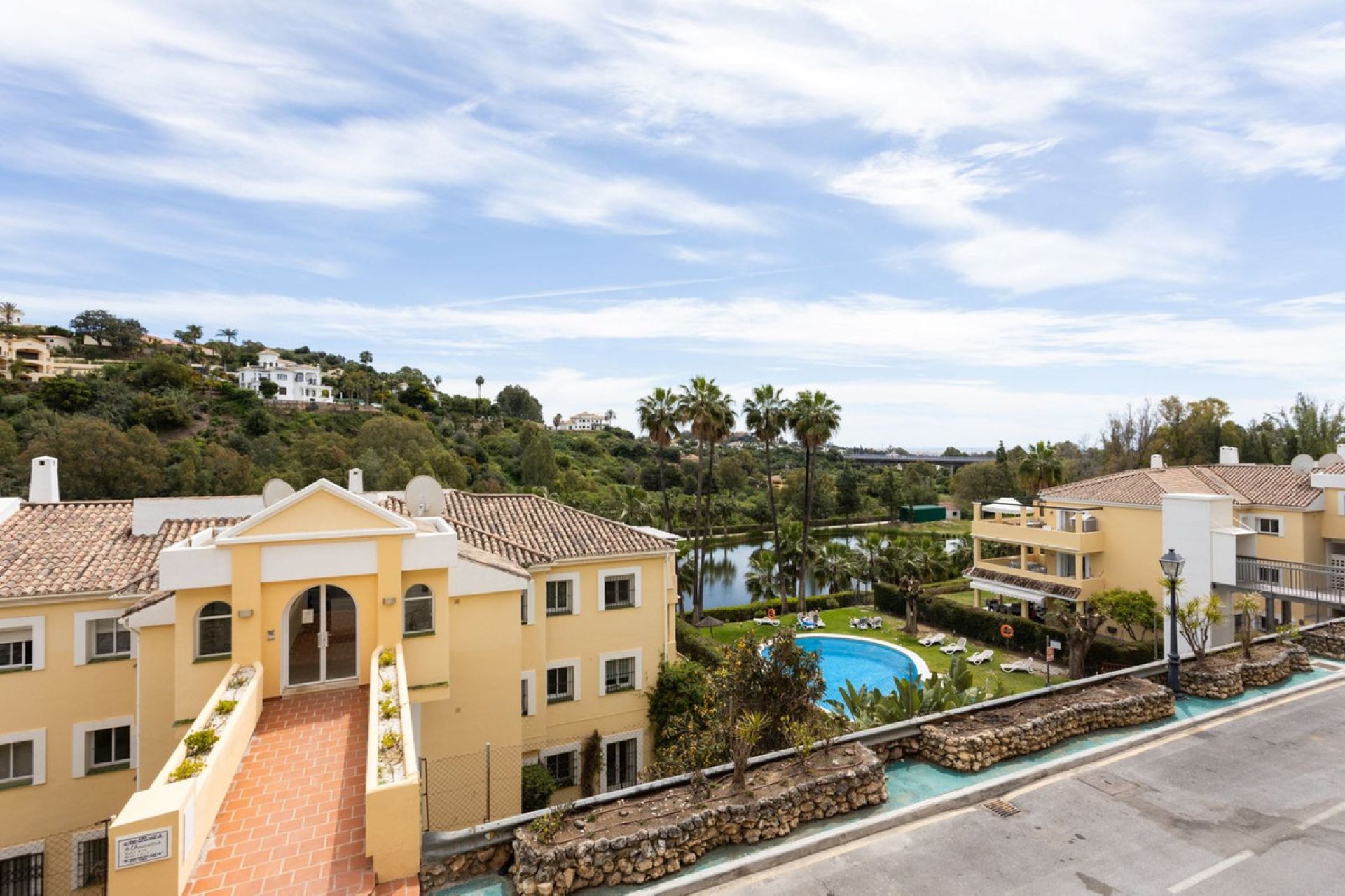 Resale - Apartment - Middle Floor Apartment - Benahavís - La Quinta