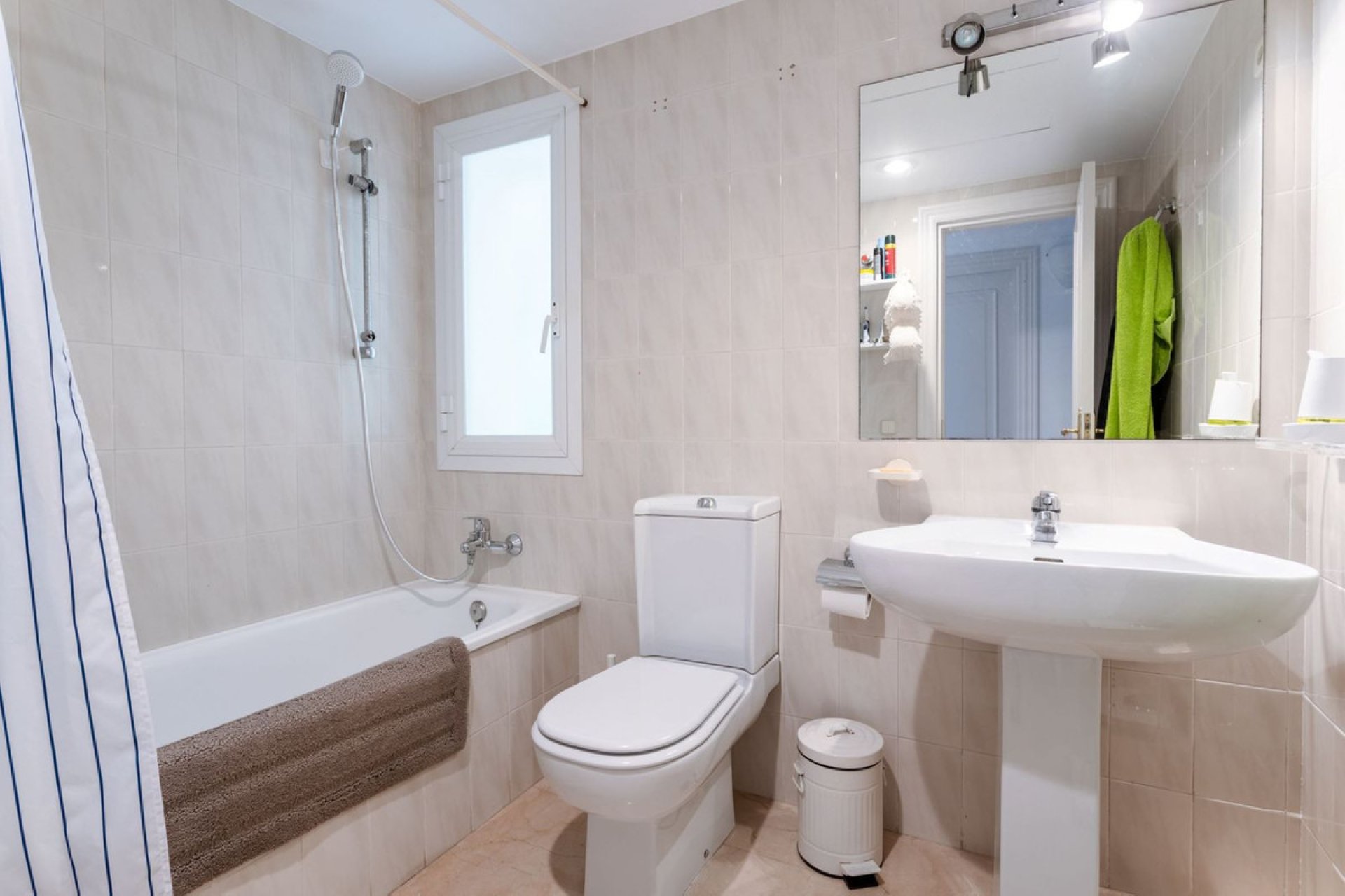 Resale - Apartment - Middle Floor Apartment - Benahavís - La Quinta