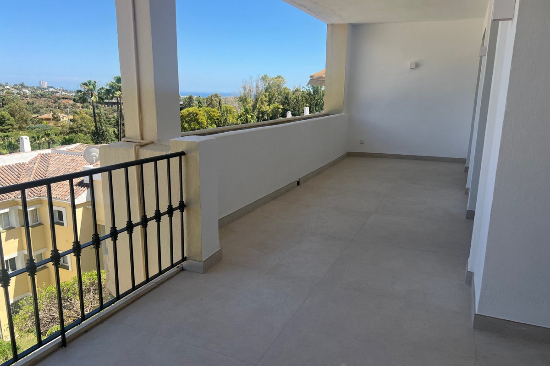 Resale - Apartment - Middle Floor Apartment - Benahavís - La Quinta