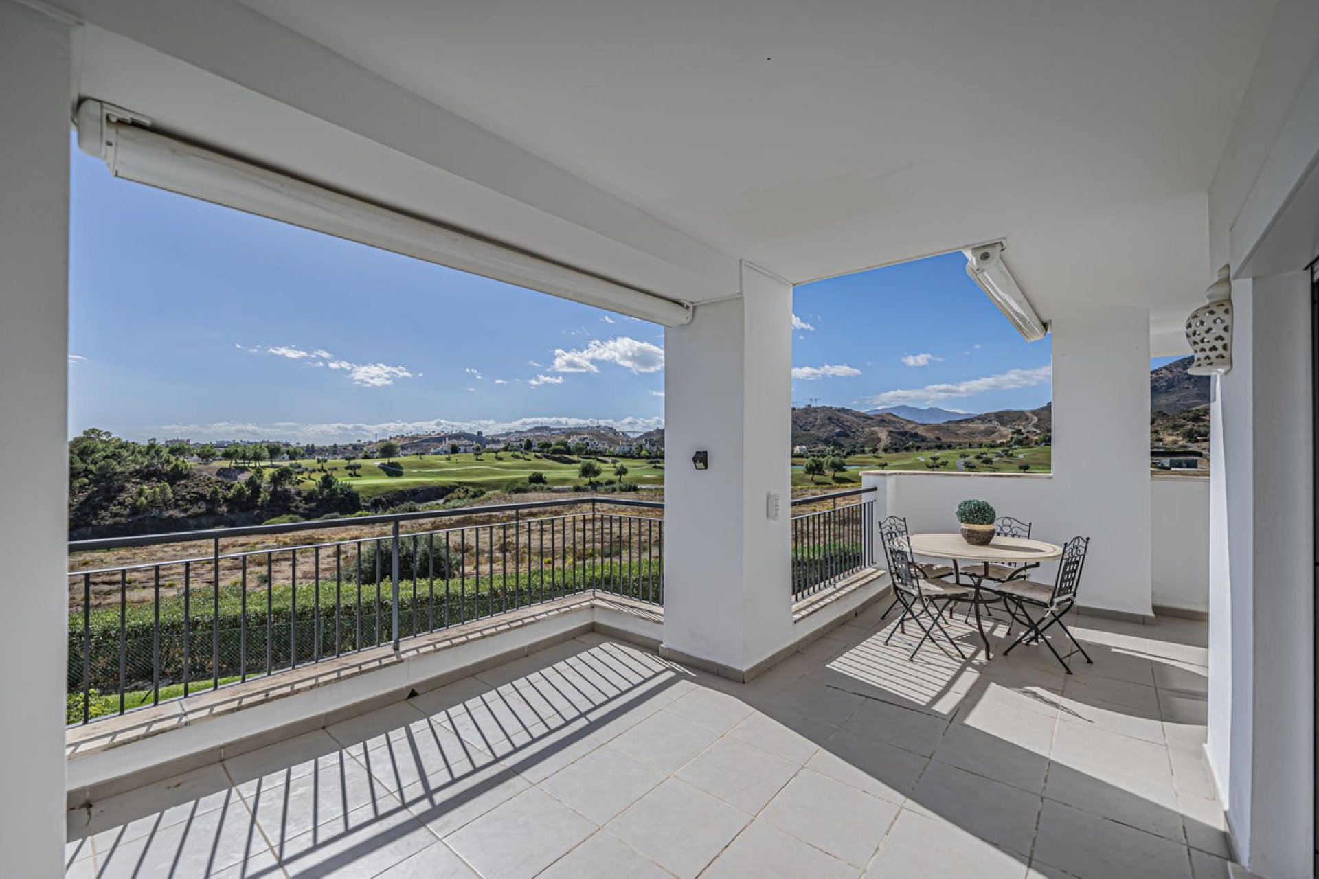 Resale - Apartment - Middle Floor Apartment - Benahavís - Los Arqueros