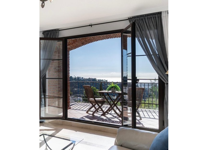 Resale - Apartment - Middle Floor Apartment - Benahavís - Los Arqueros