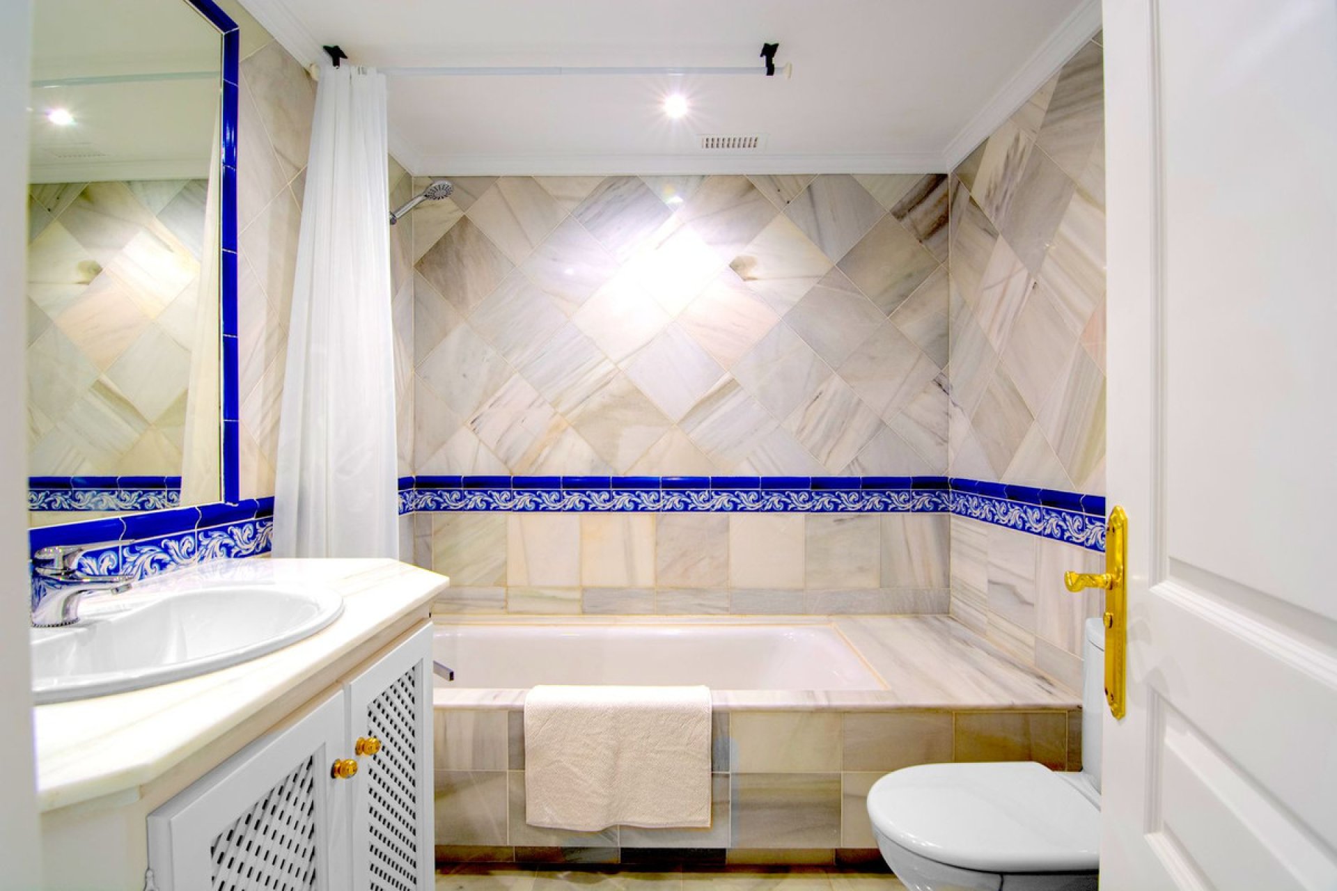 Resale - Apartment - Middle Floor Apartment - Benahavís - Monte Halcones