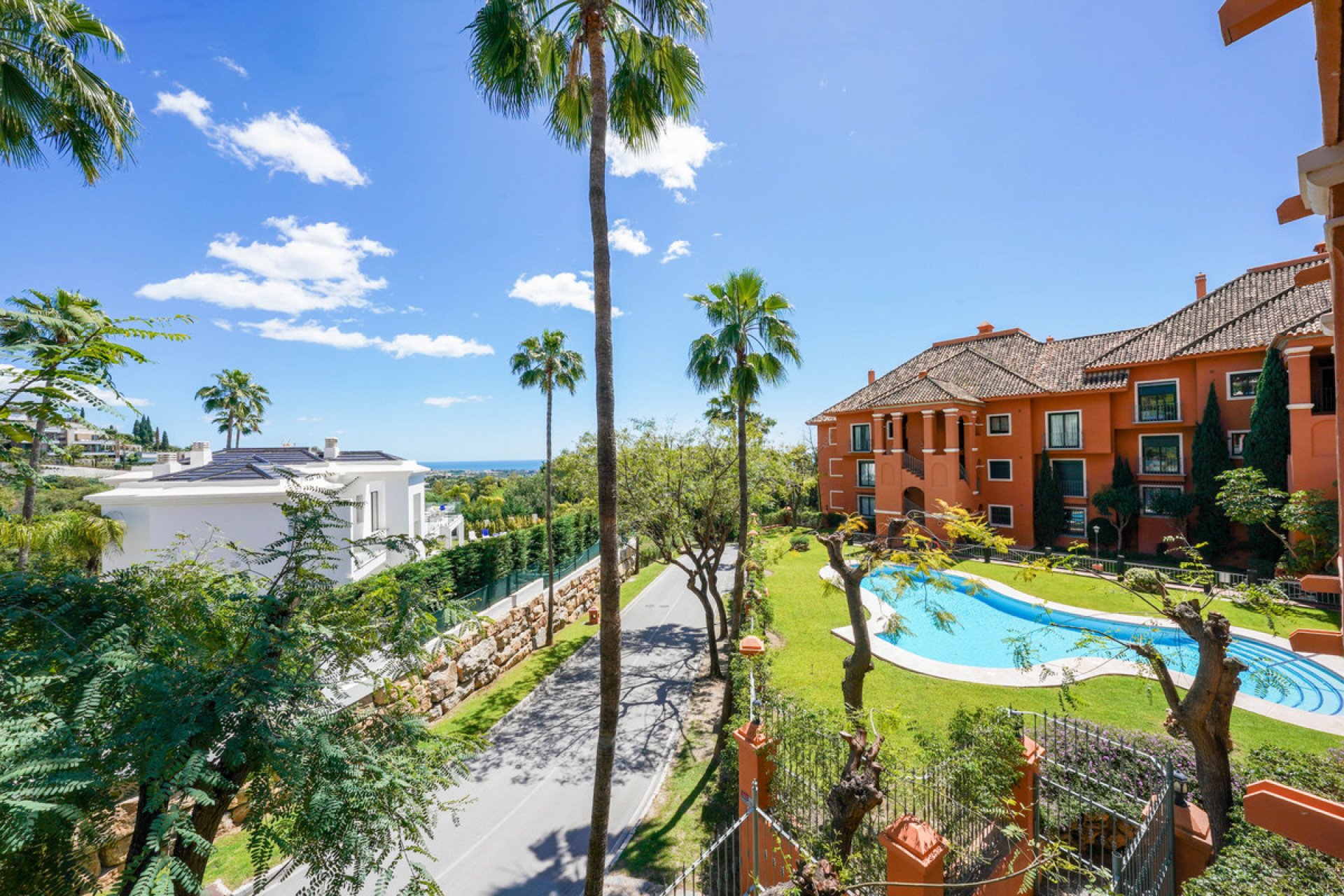 Resale - Apartment - Middle Floor Apartment - Benahavís - Monte Halcones