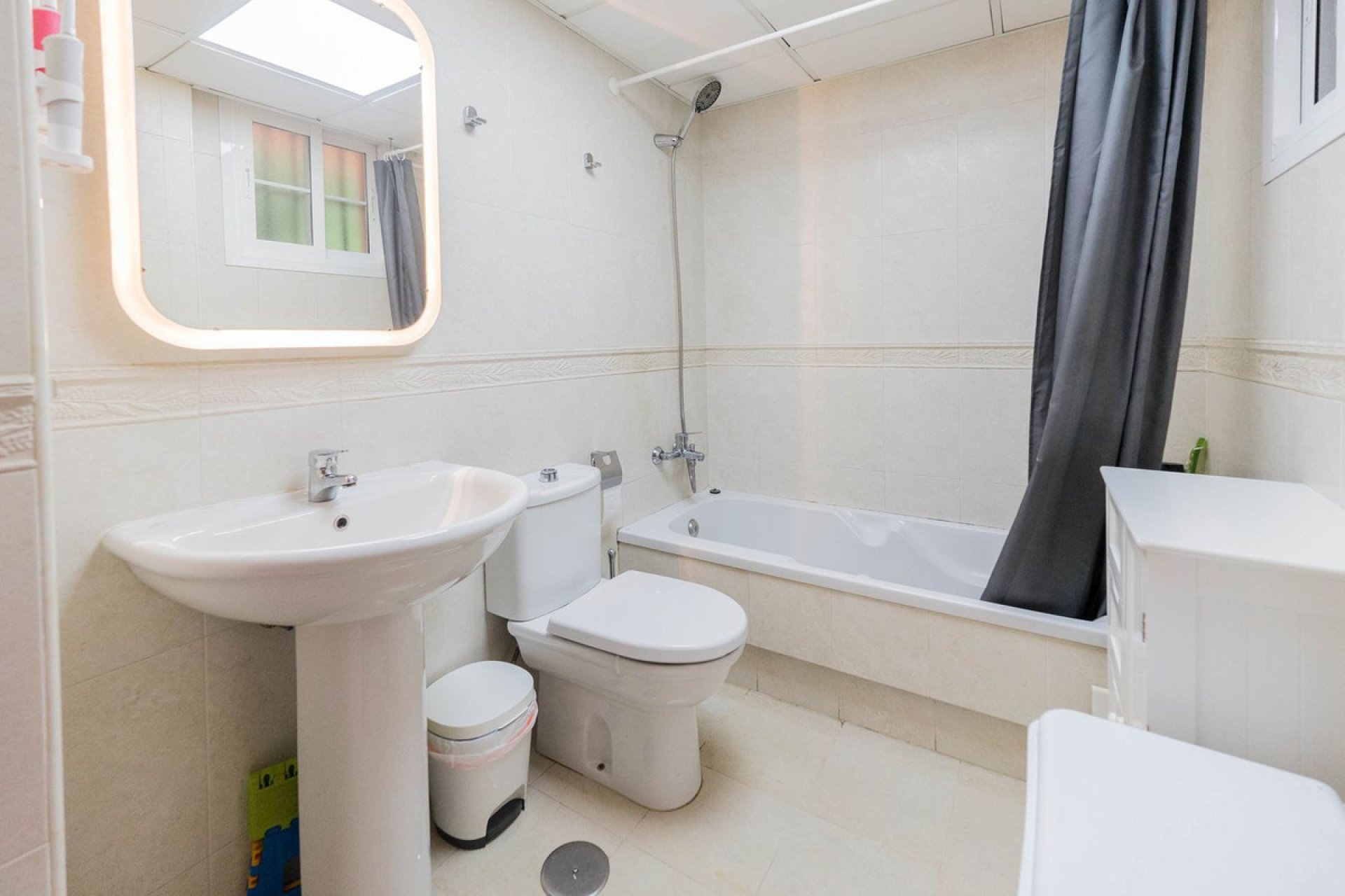 Resale - Apartment - Middle Floor Apartment - Benalmádena - Benalmadena Centro