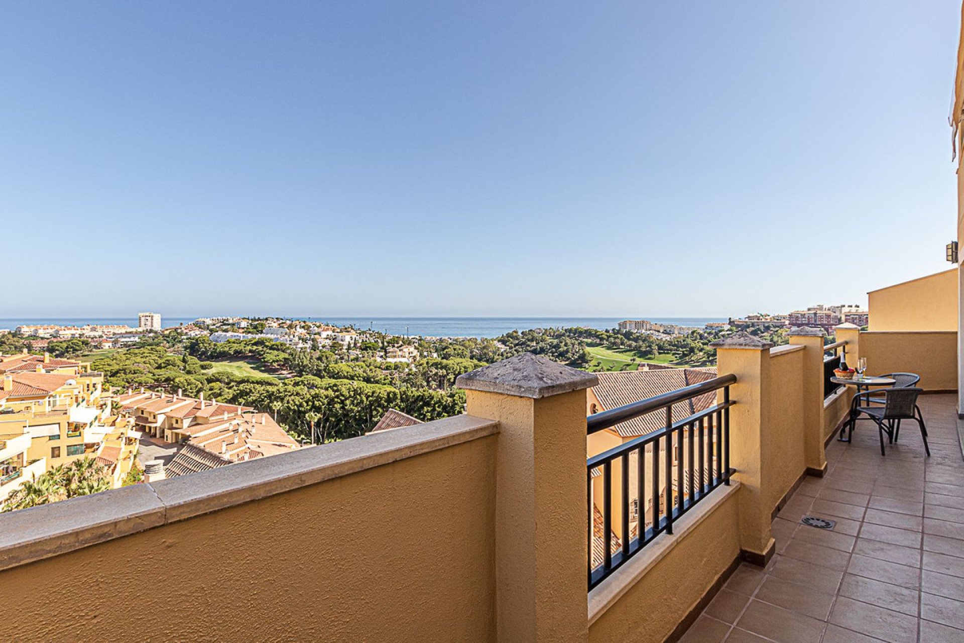 Resale - Apartment - Middle Floor Apartment - Benalmádena - Benalmadena Centro