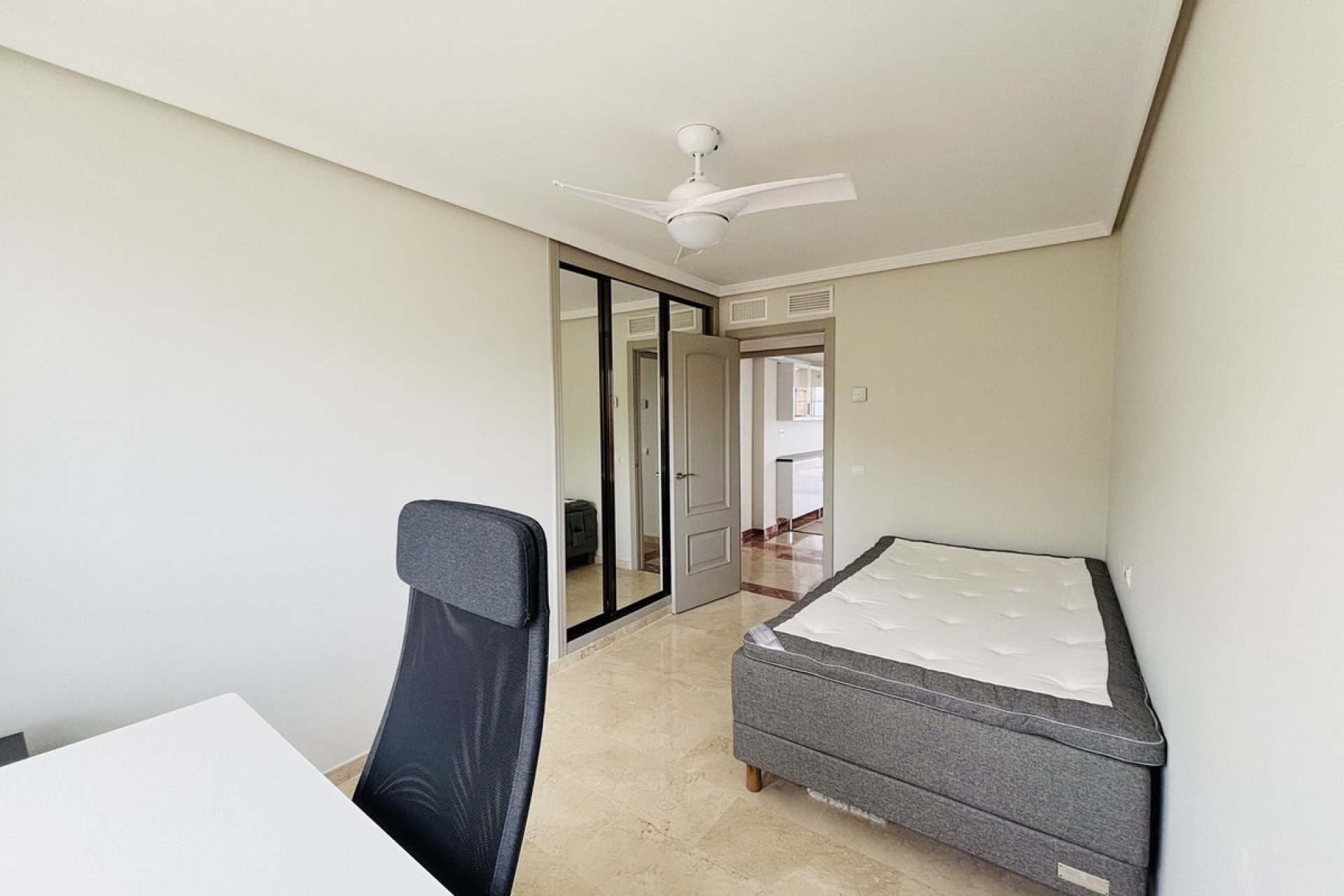 Resale - Apartment - Middle Floor Apartment - Benalmádena - Benalmadena Centro