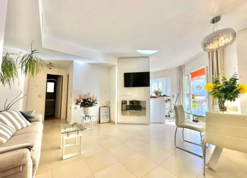 Resale - Apartment - Middle Floor Apartment - Benalmádena - Benalmadena Centro