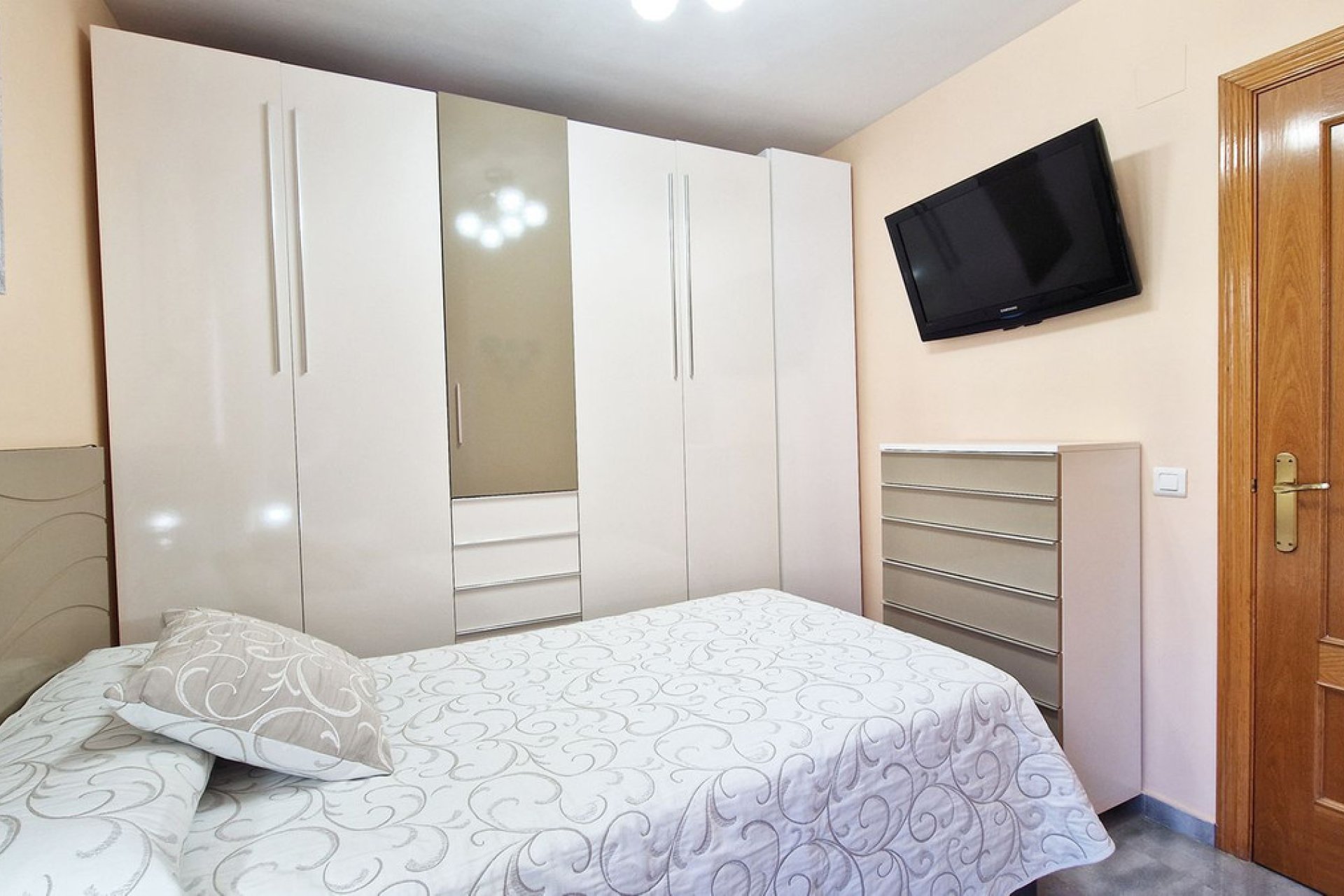 Resale - Apartment - Middle Floor Apartment - Benalmádena - Benalmadena Centro