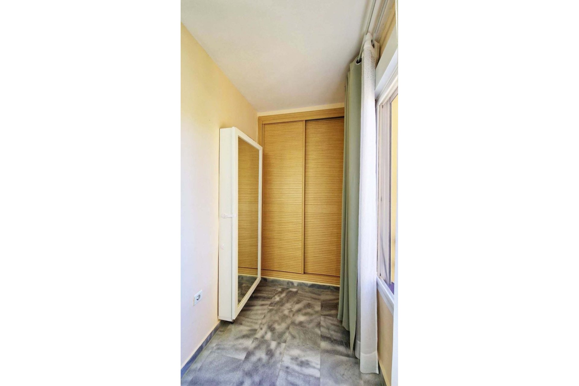 Resale - Apartment - Middle Floor Apartment - Benalmádena - Benalmadena Centro