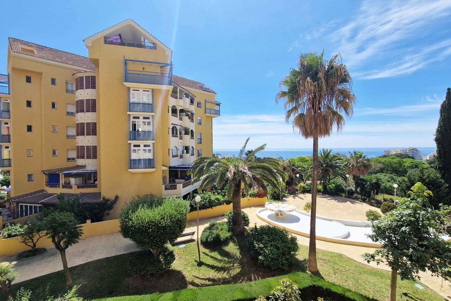 Resale - Apartment - Middle Floor Apartment - Benalmádena - Benalmadena Centro