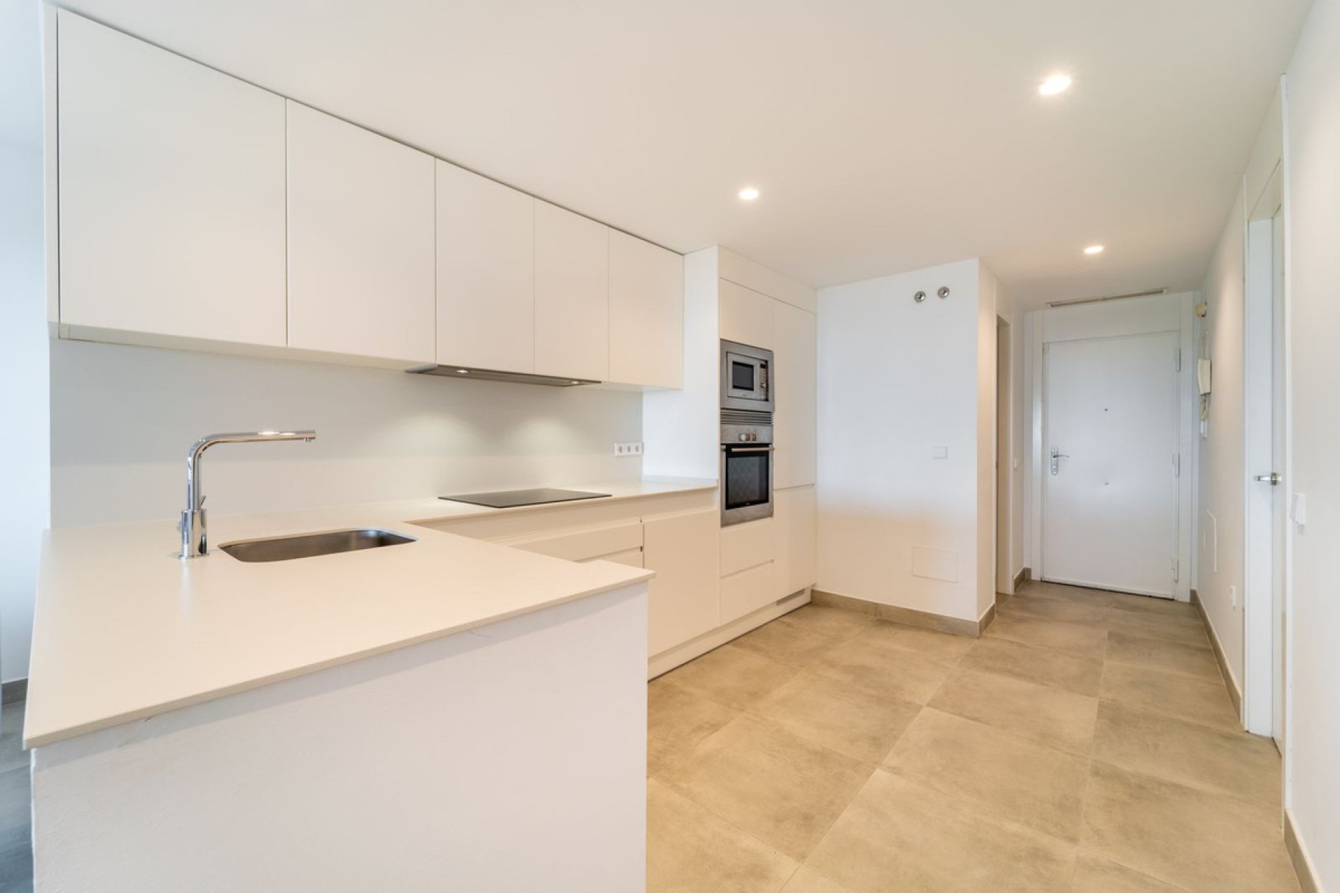 Resale - Apartment - Middle Floor Apartment - Benalmádena - Benalmadena Centro