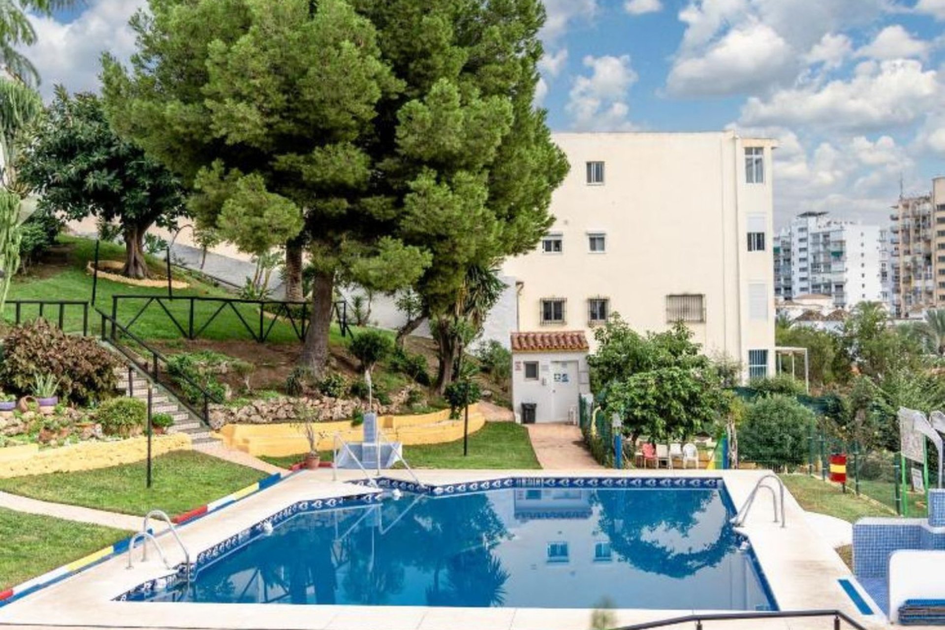 Resale - Apartment - Middle Floor Apartment - Benalmádena - Benalmadena Centro