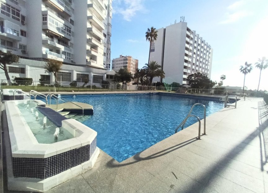 Resale - Apartment - Middle Floor Apartment - Benalmádena - Benalmadena Centro