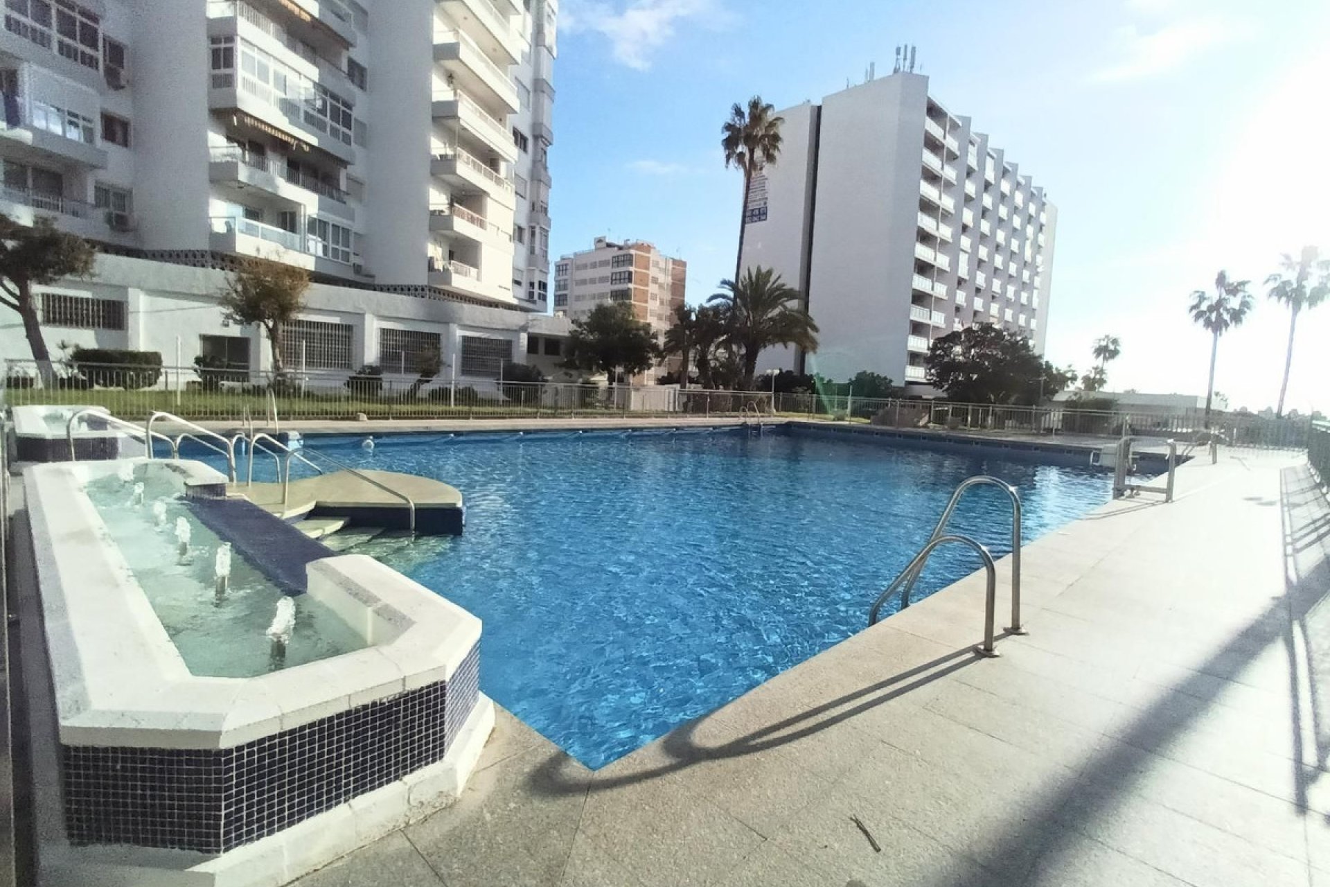 Resale - Apartment - Middle Floor Apartment - Benalmádena - Benalmadena Centro