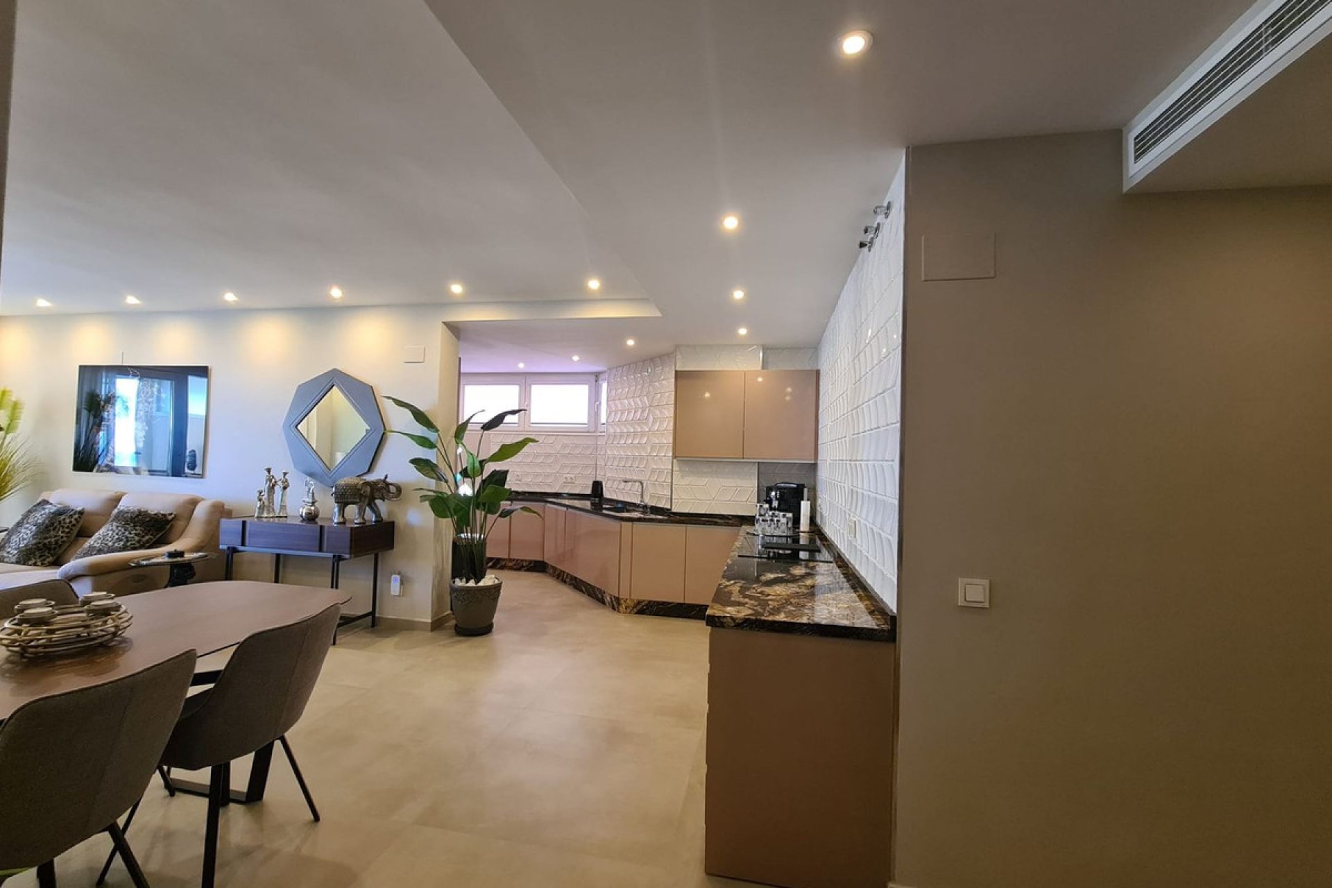 Resale - Apartment - Middle Floor Apartment - Benalmádena - Benalmadena Costa