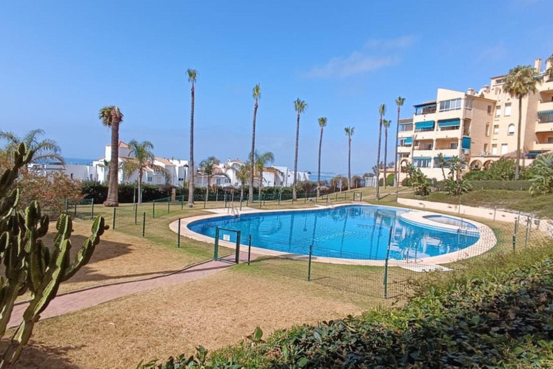 Resale - Apartment - Middle Floor Apartment - Benalmádena - Torrequebrada