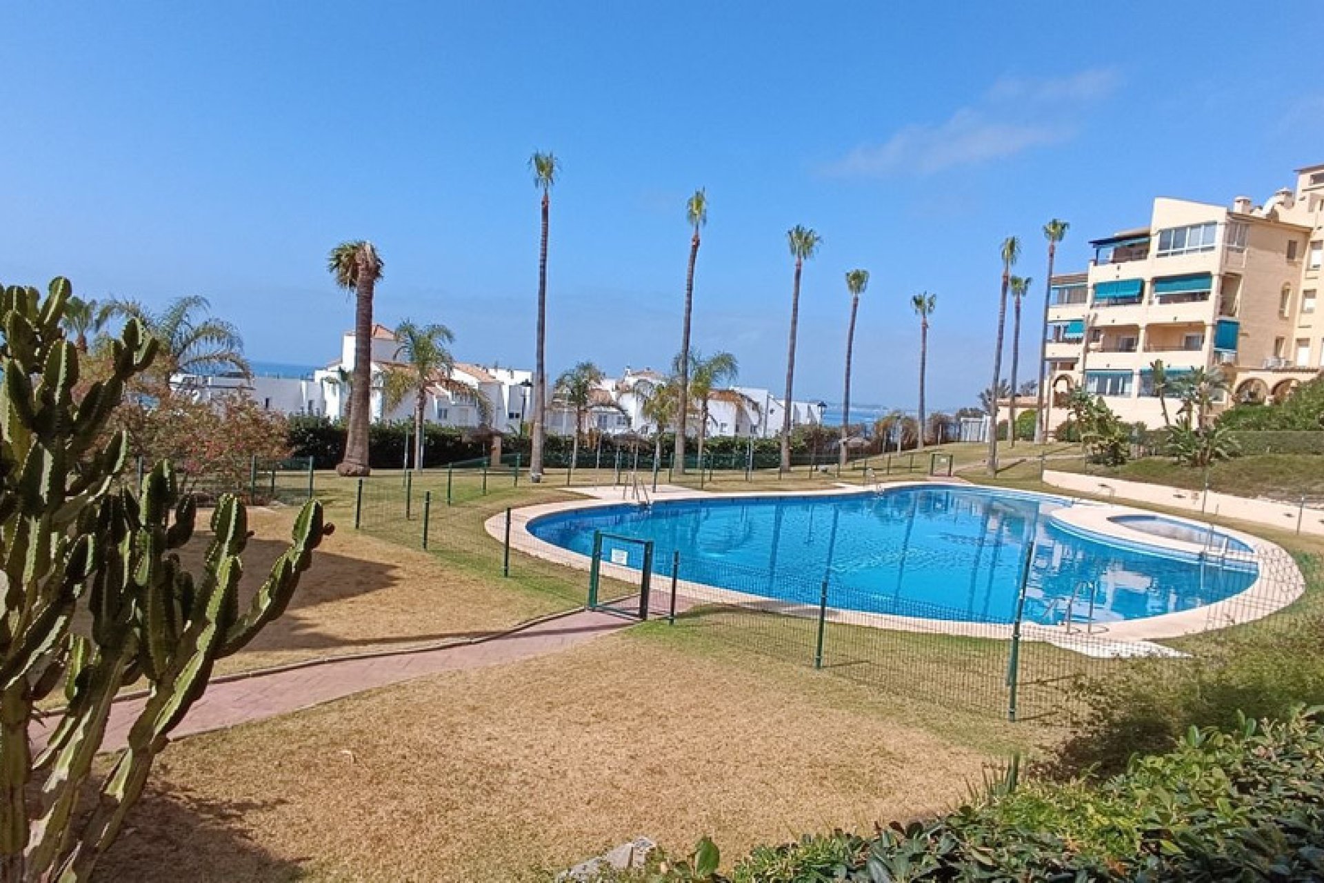 Resale - Apartment - Middle Floor Apartment - Benalmádena - Torrequebrada