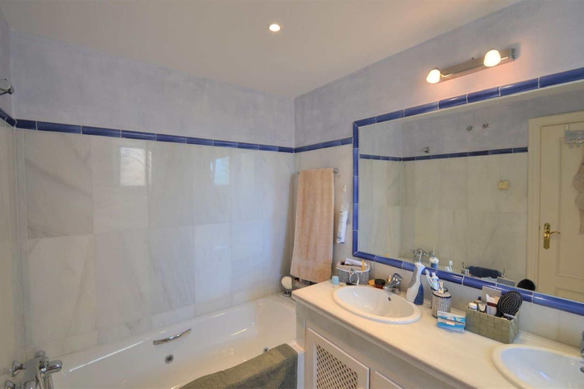 Resale - Apartment - Middle Floor Apartment - Casares - Casares Playa