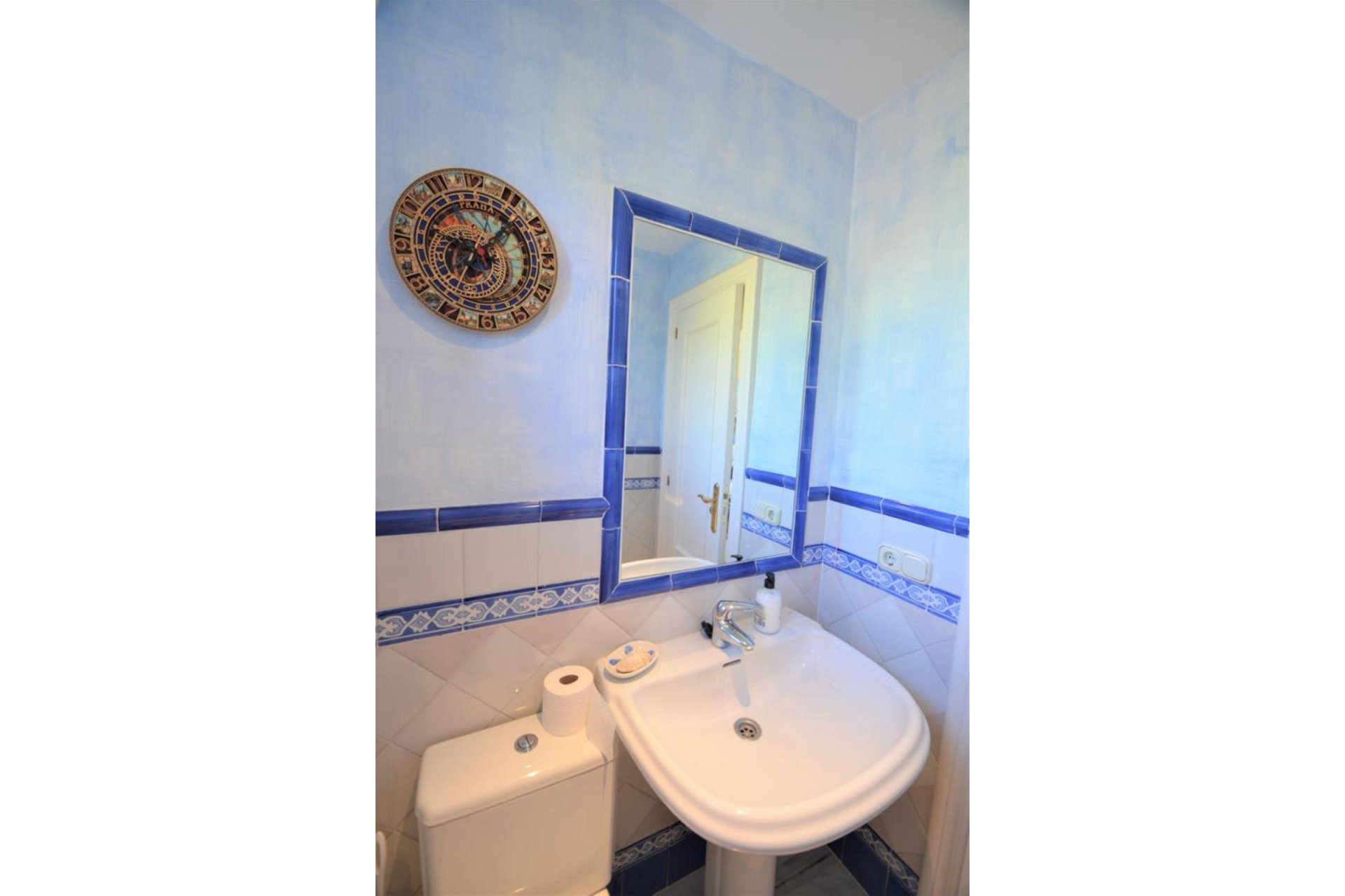 Resale - Apartment - Middle Floor Apartment - Casares - Casares Playa