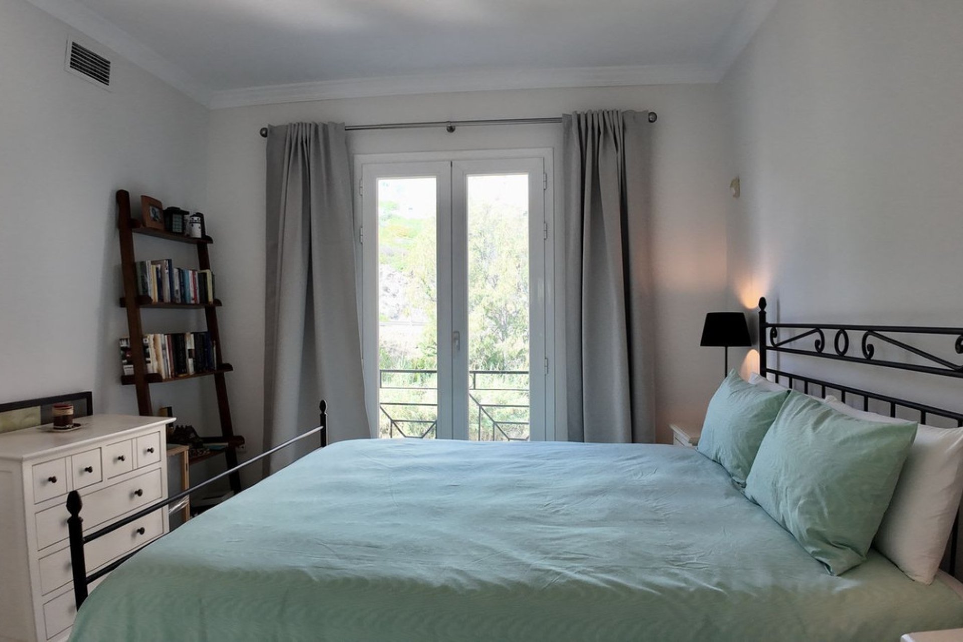 Resale - Apartment - Middle Floor Apartment - Casares - Casares Playa