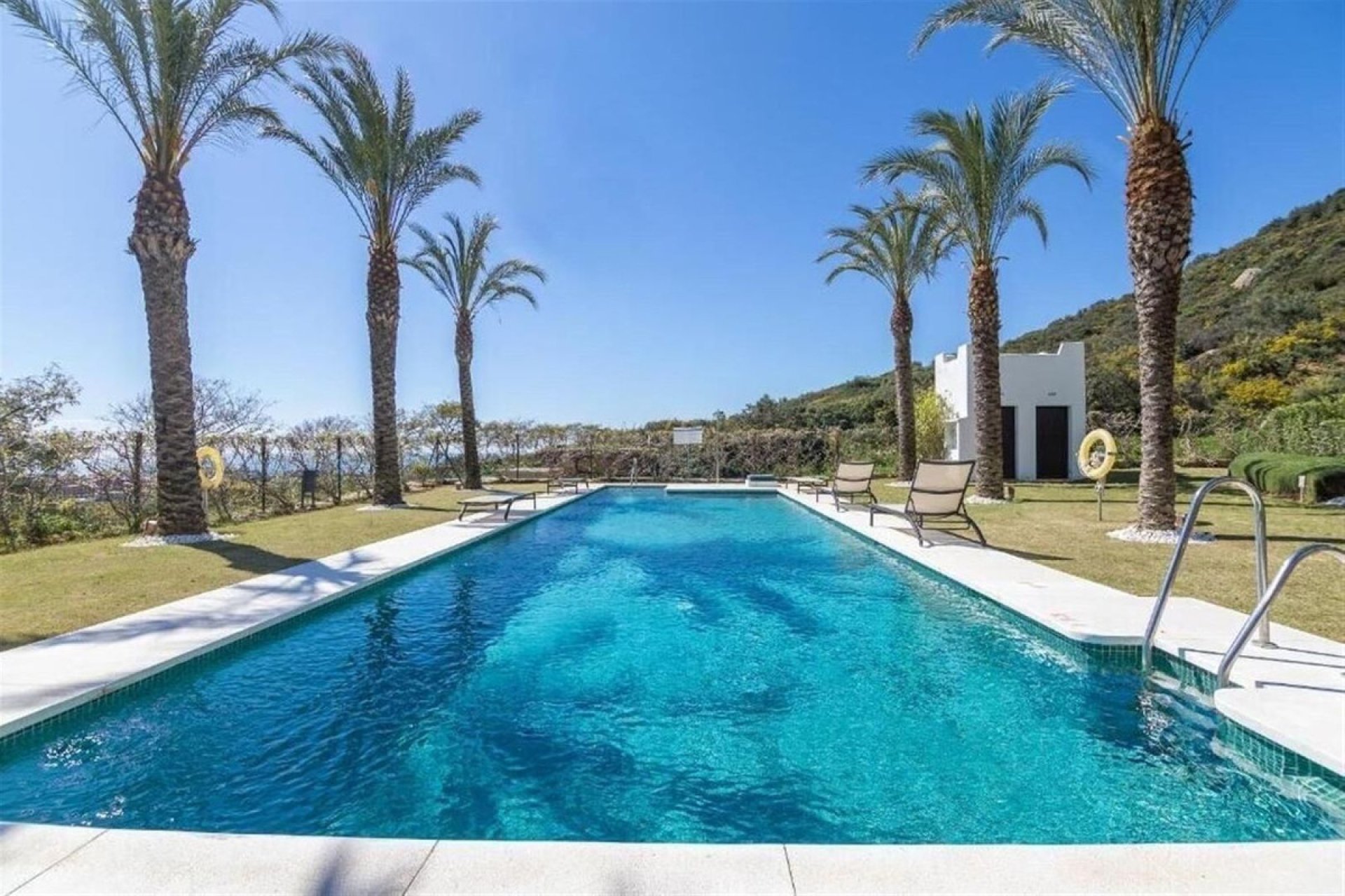 Resale - Apartment - Middle Floor Apartment - Casares - Casares Playa