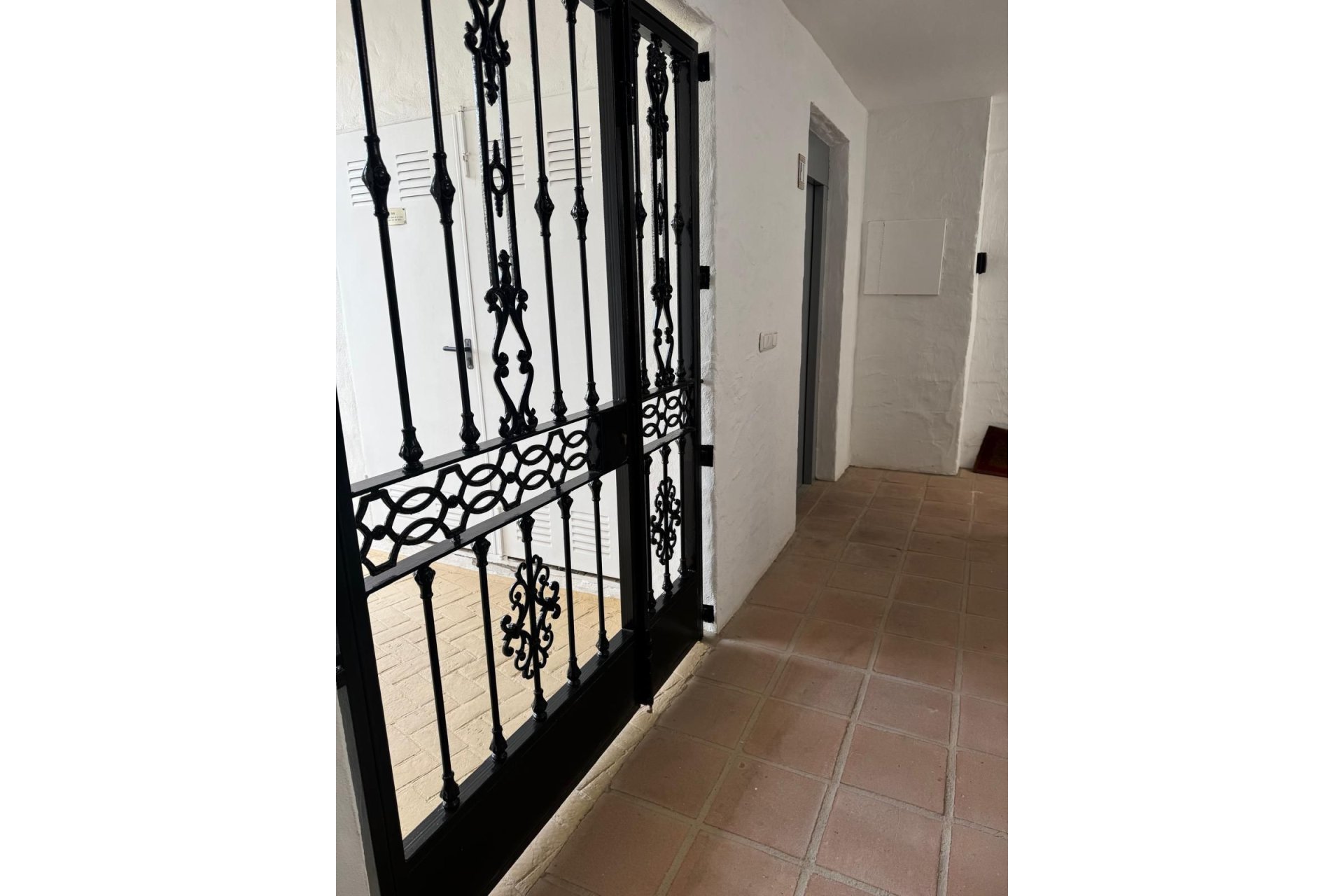 Resale - Apartment - Middle Floor Apartment - Casares - Casares Playa