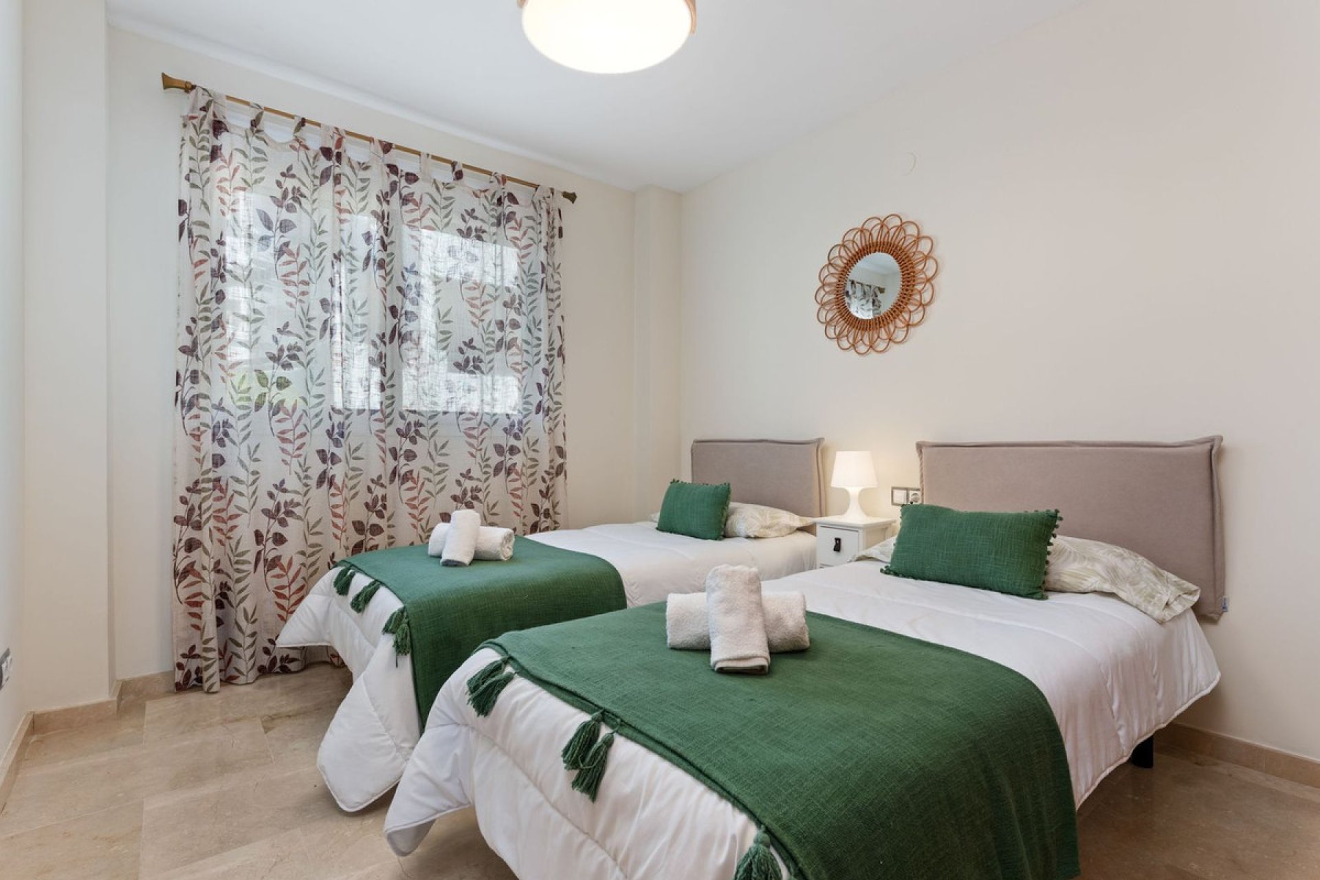 Resale - Apartment - Middle Floor Apartment - Casares - Casares Playa